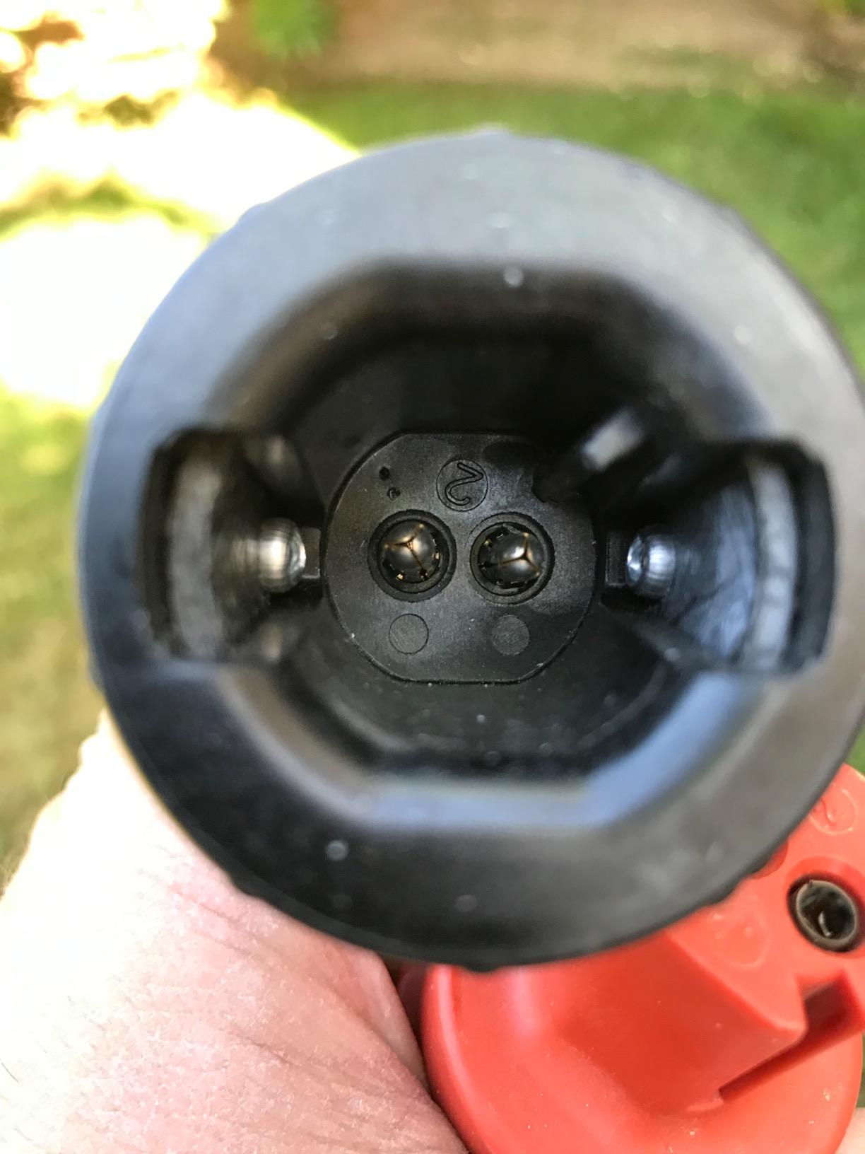 BLACK+DECKER 20V MAX Cordless Pole Saw Kit with Battery and Charger Included, 14-Inch Battery Pole Saw, Includes Oil Bottle, Wrench and Blade Guard (LPP120) customer photo 2