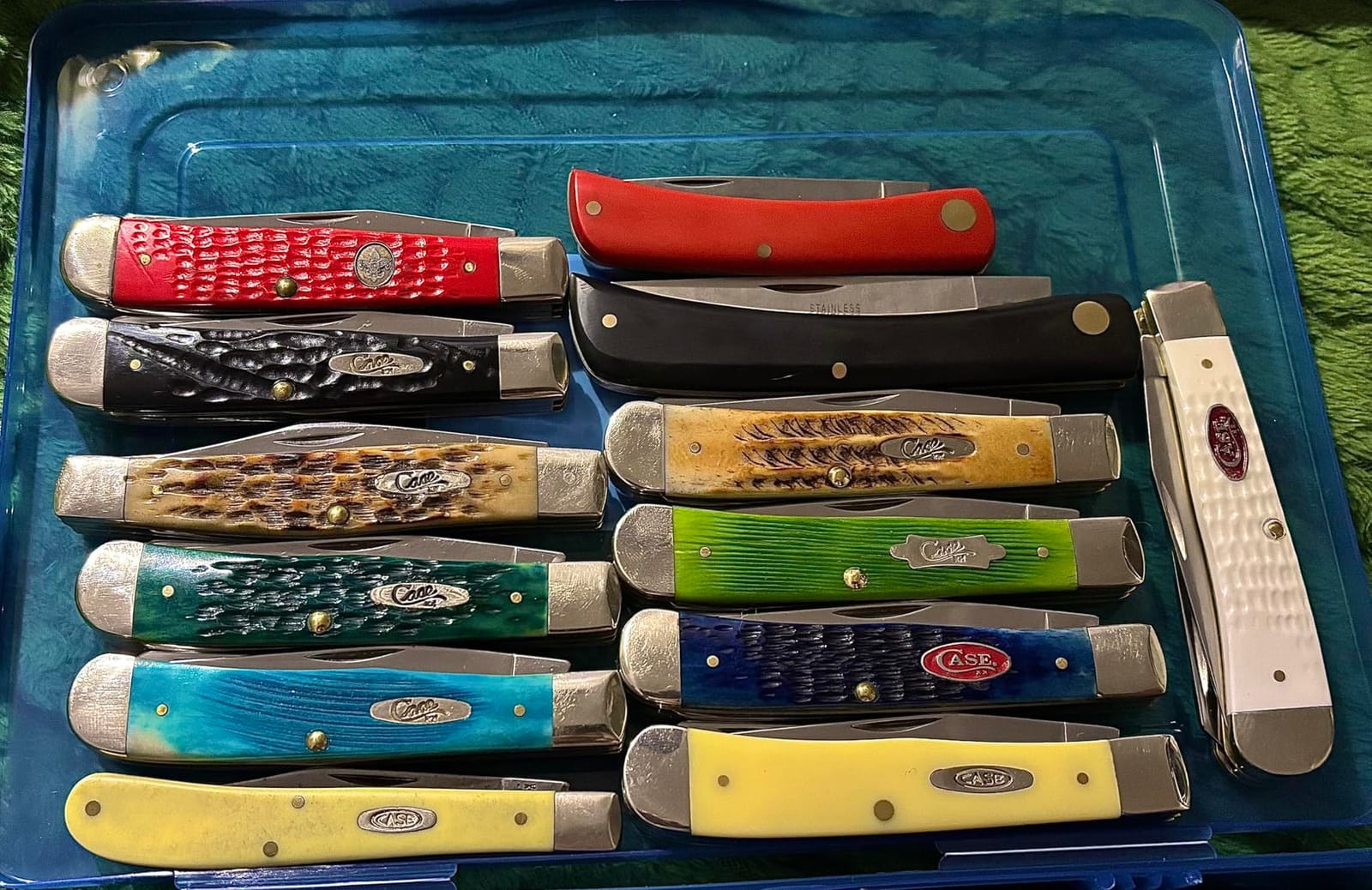 Case WR XX Pocket Knife Sparxx White Jigged Synthetic Trapper Item #60182 - (6254 SS) - Length Closed: 4 1/8 Inches customer photo 2