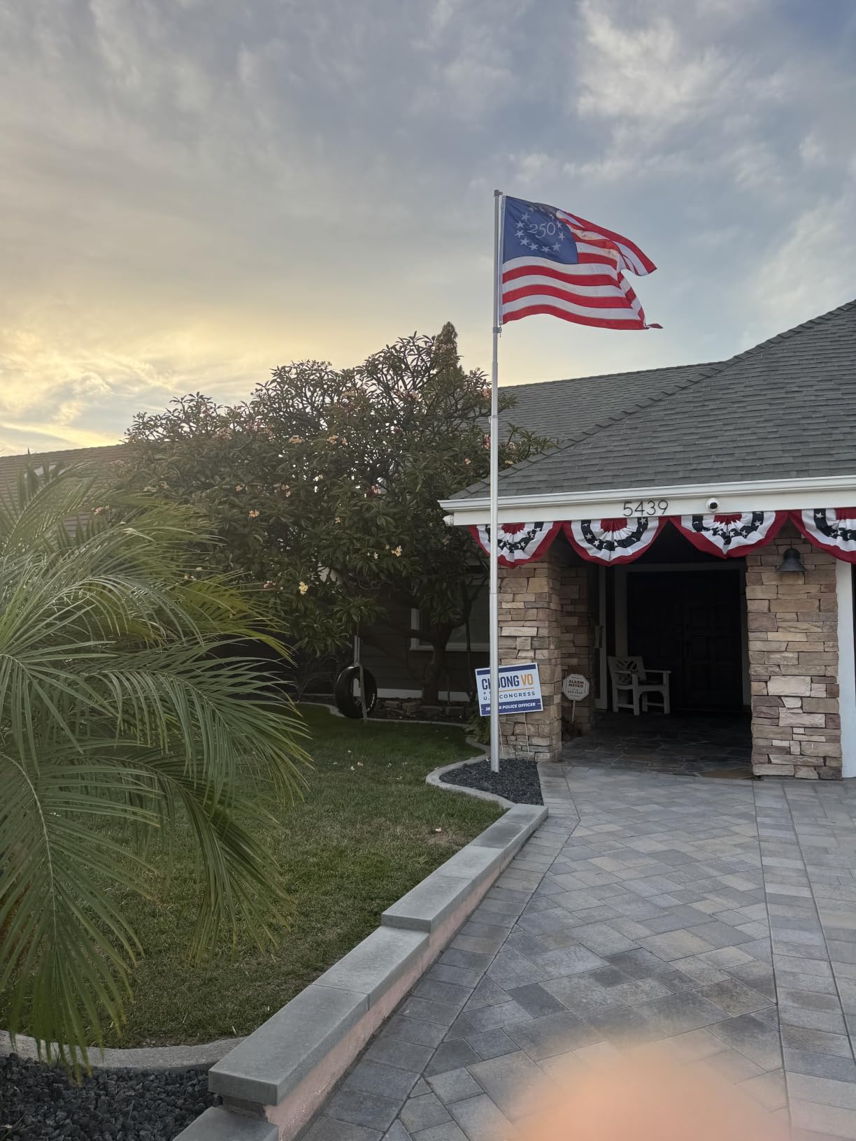 20ft Silver - Made in The USA Heavy Duty Flag Pole Kit, Anodized Aluminum Telescoping Flag Pole, 4 x 6 American Flag, Hardware for 2 Flags, Assembly Instructions Included customer photo 1
