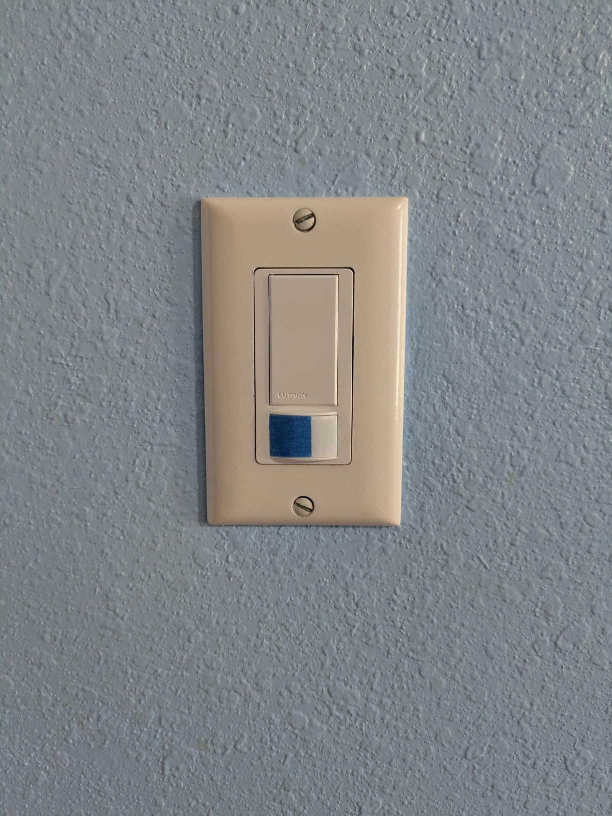 Lutron Motion Sensor Light Switch, 2 Amp Single Pole, for Any Bulb, Auto On/Auto Off sensor for bathroom, garage, laundry room, delay off timer, Title 24 compliant, MS-OPS2-WH, White customer photo 2