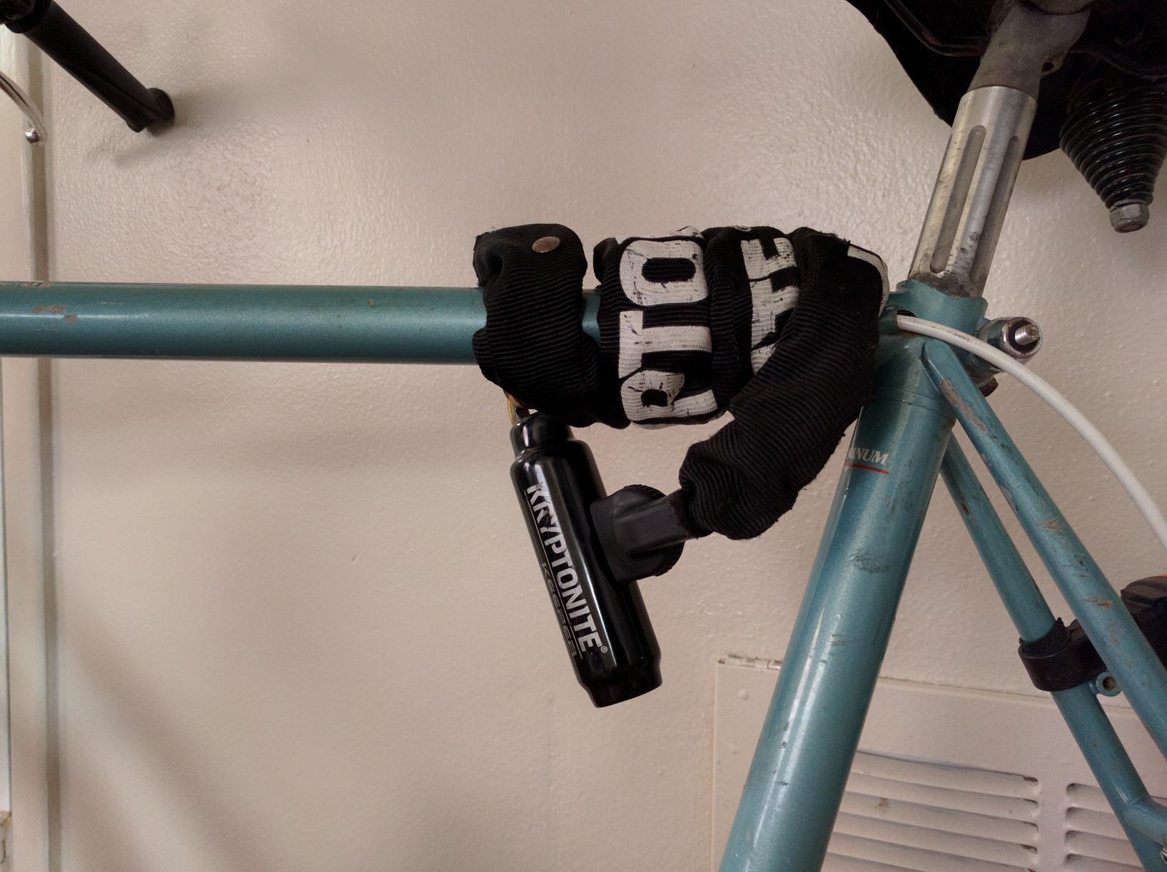 Kryptonite Keeper 785 Bike Chain Lock, 2.8 ft Heavy Duty Anti-Theft Lock | 7mm Manganese Steel Links, 85cm Length, Disc-Style Cylinder, Nylon Sleeve for Motorcycle, Scooter, Gate, Fence customer photo 1