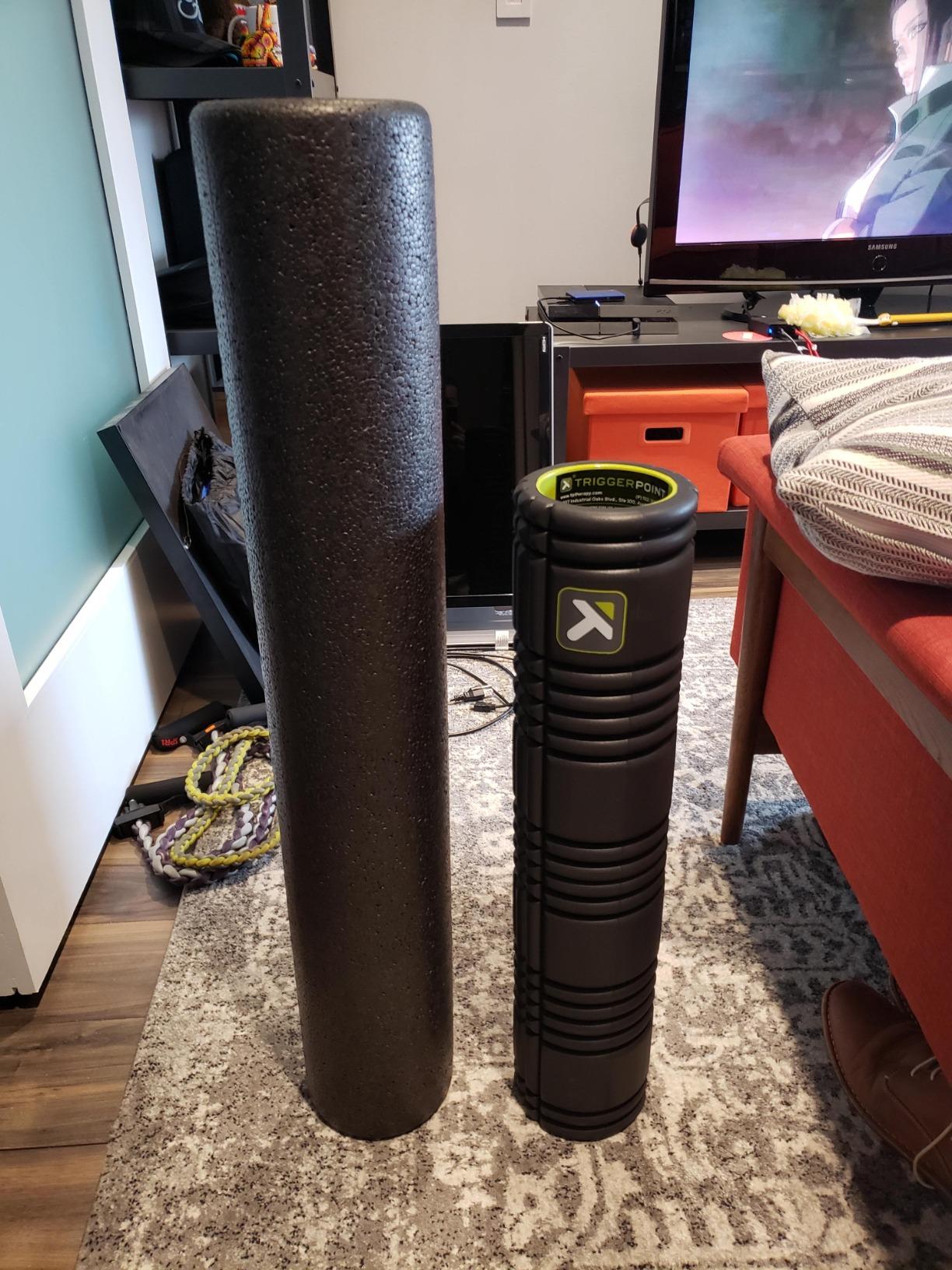 TriggerPoint Grid 2.0 Foam Roller for Deep Tissue Massage and Muscle Recovery, 26 Inch Multi-Density EVA with Hollow Core, Supports 500 Pounds, Black customer photo 1