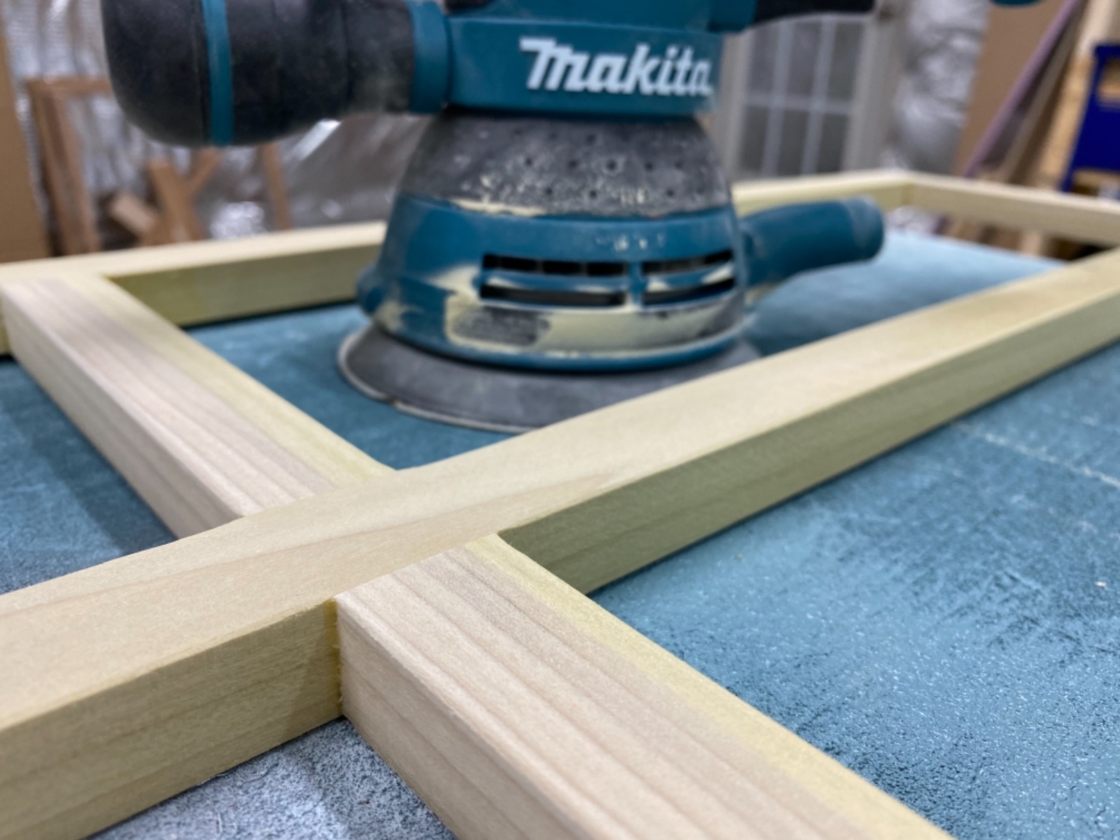 Makita BO5041 5