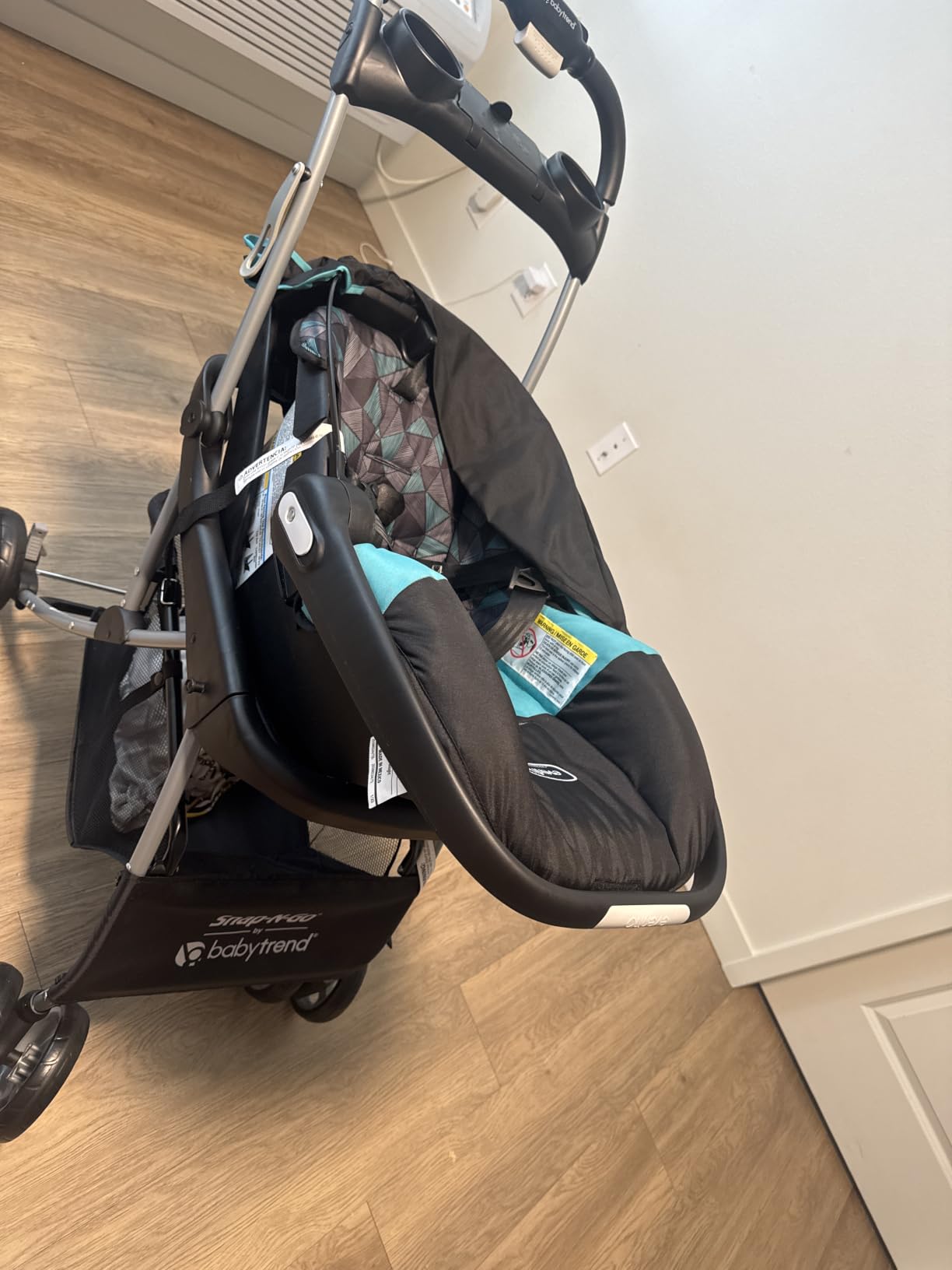 Baby Trend Snap N Go EX Polyester Lightweight Foldable Universal Single Infant Car Seat Carrier with 2 Cup Holder and Covered Compartment, Black customer photo 2
