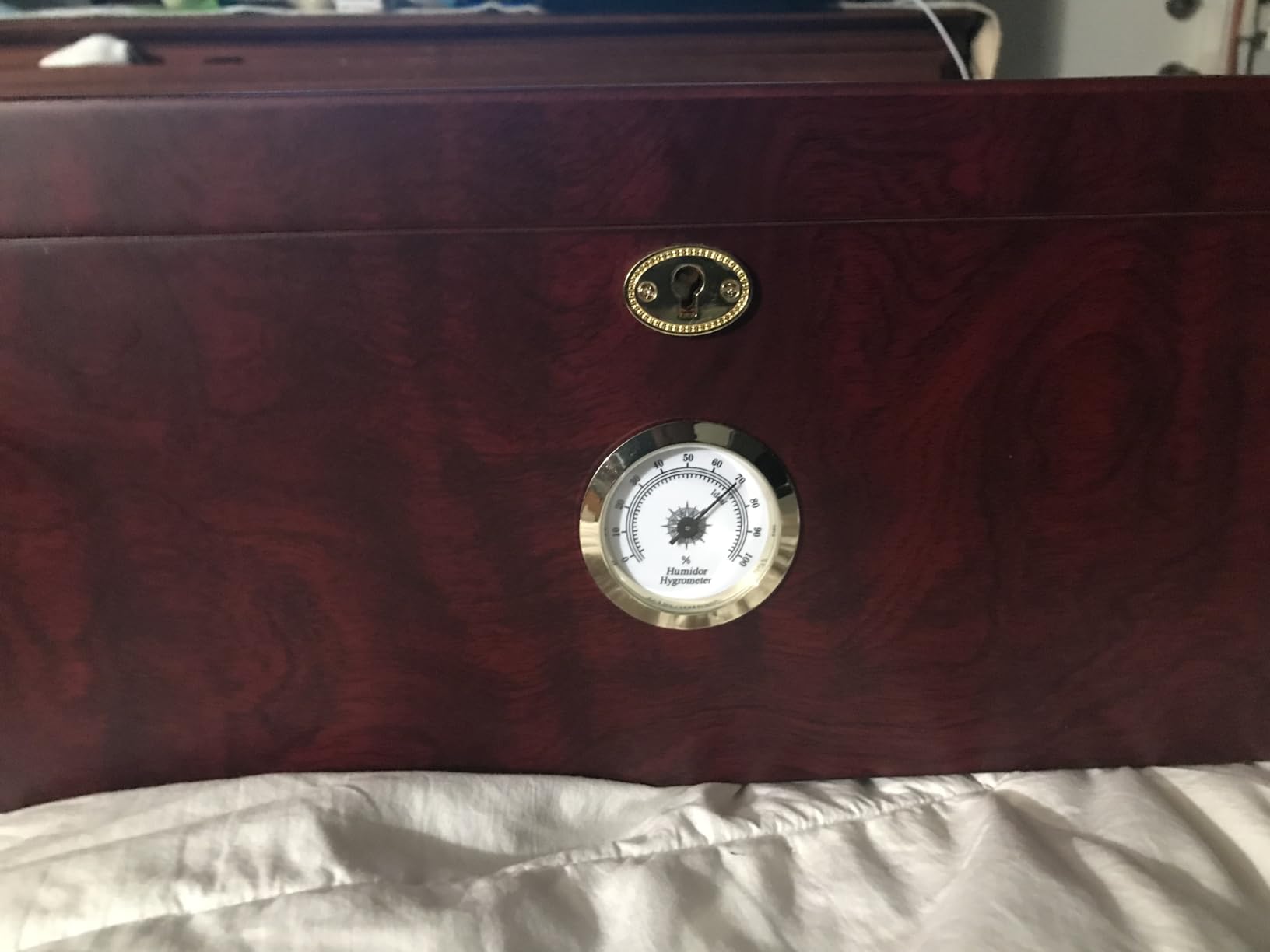 Mantello Cigars Large Glass-top Cigar Humidor Humidifier Box for Up to 100 Cigars with Hygrometer and Removable Cedar Tray customer photo 2