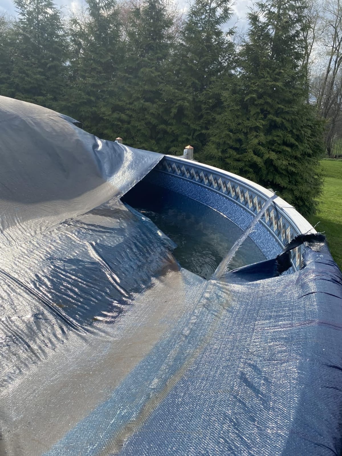 Blue Wave Arctic Armor 18-ft Round Above Ground Pool Winter Cover, Navy | Solid polyethylene, heat-sealed seams, cable, winch, grommets, extra 4-ft overlap, 8-yr support, blocks debris & snow customer photo 2