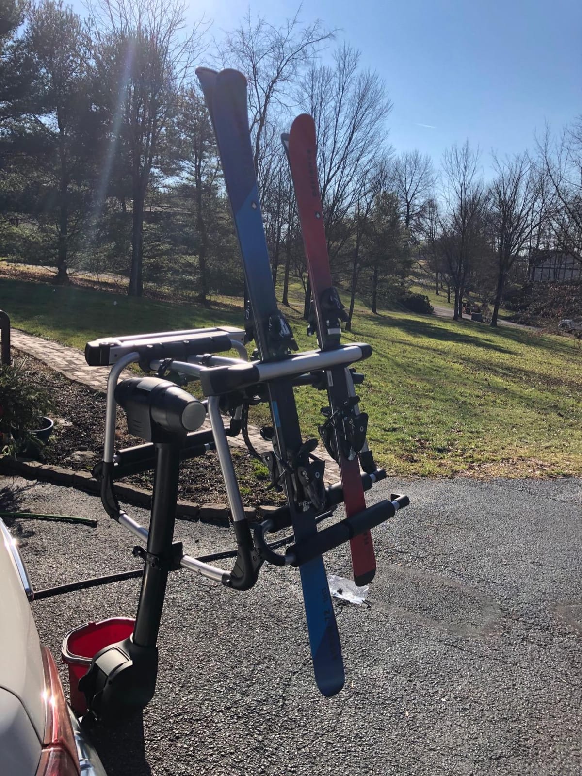 Thule Tram Hitch Ski Carrier | Tram Hitch Ski & Snowboard Carrier - Secure, Durable, 6 Pairs customer photo 1
