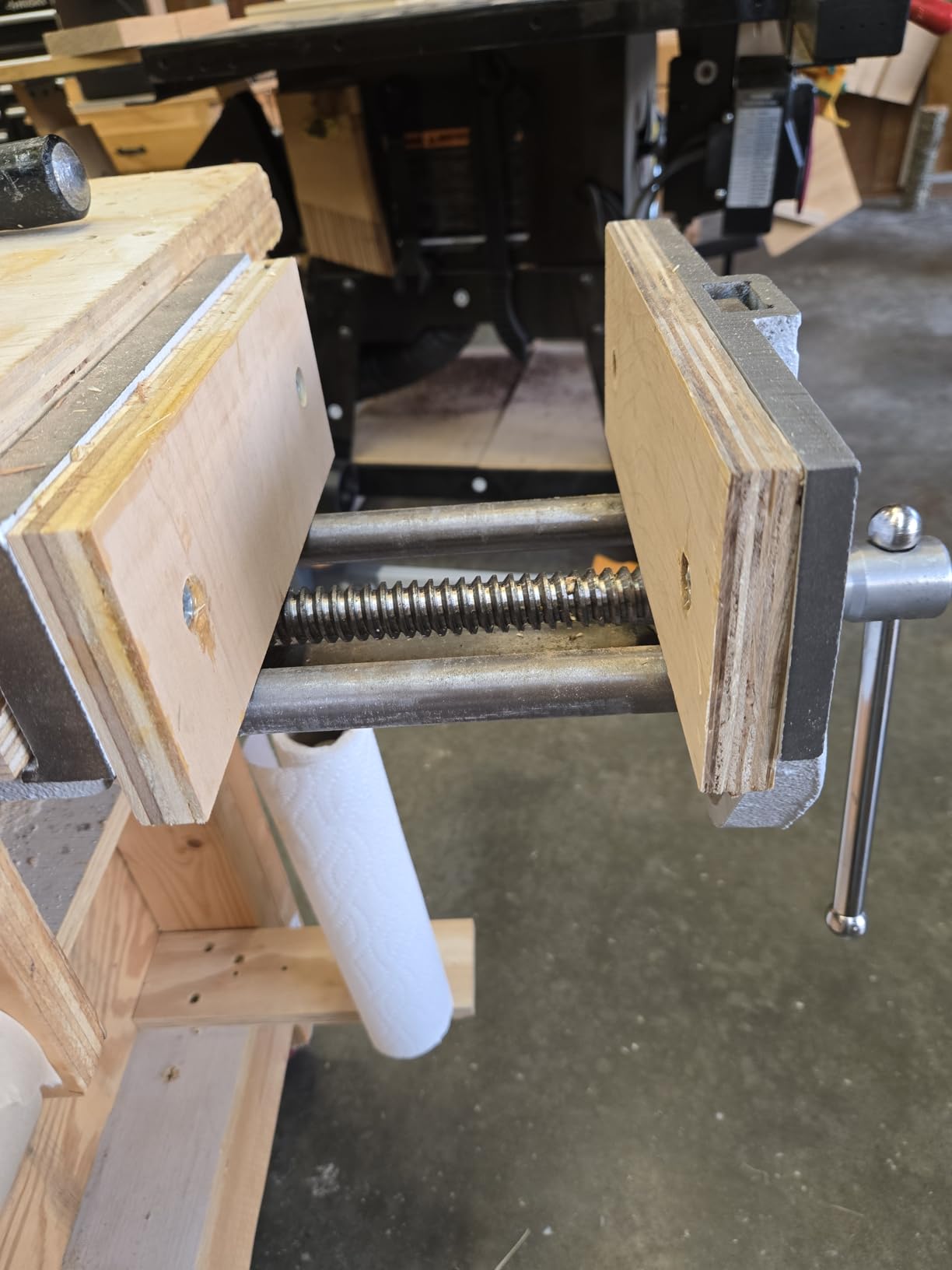 Shop Fox D4328 9-Inch Quick Release Wood Vise customer photo 2