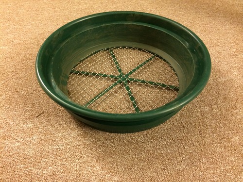 SE 13.25 Inch Wide Stackable Classifier Gold Prospecting Pan - 1/30 Inch Stainless Steel Mesh Sifting Pan, Green customer photo 1