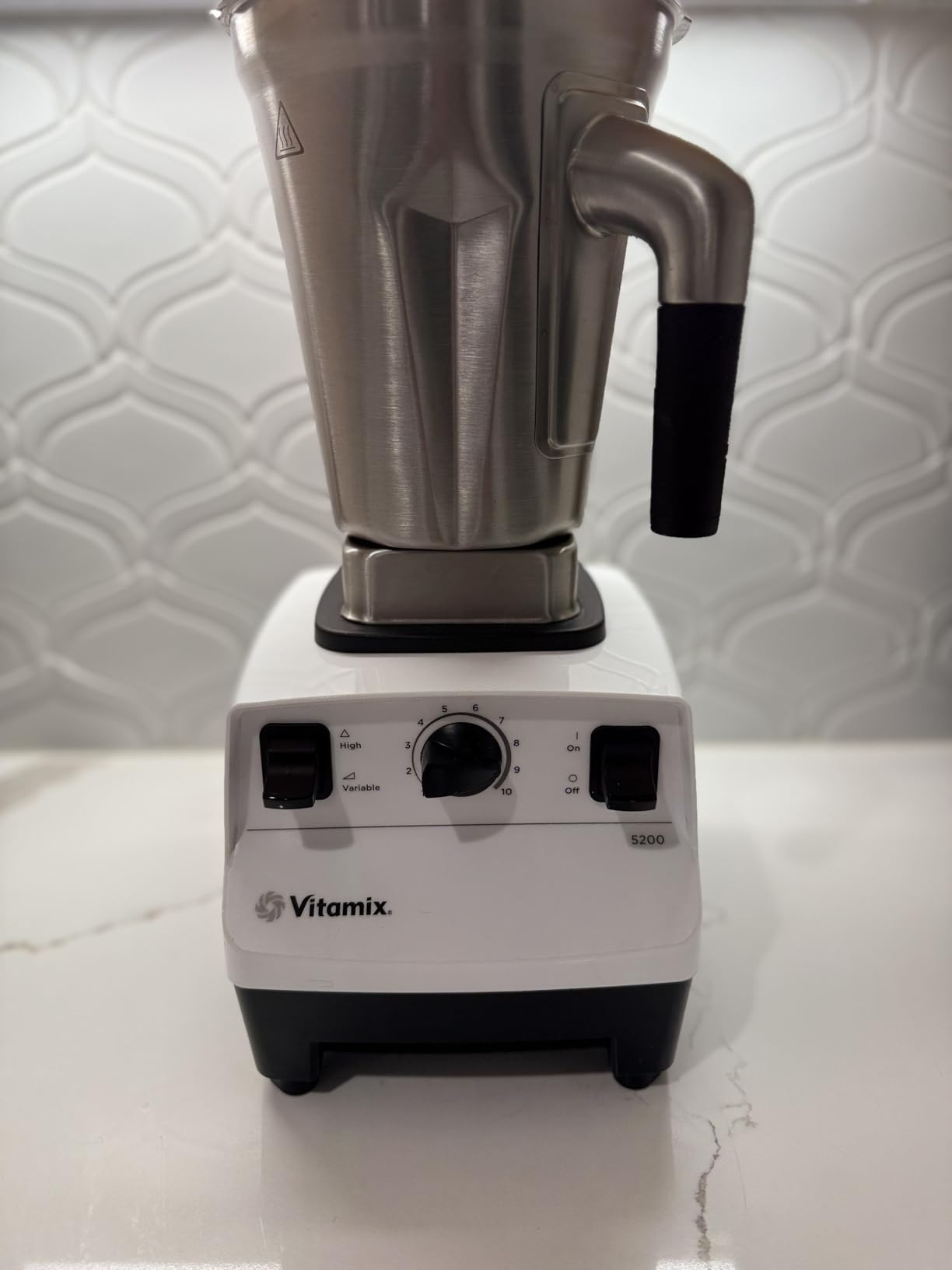 Vitamix 5200 Professional-Grade Blender, 64 oz. Container, Red customer photo 1