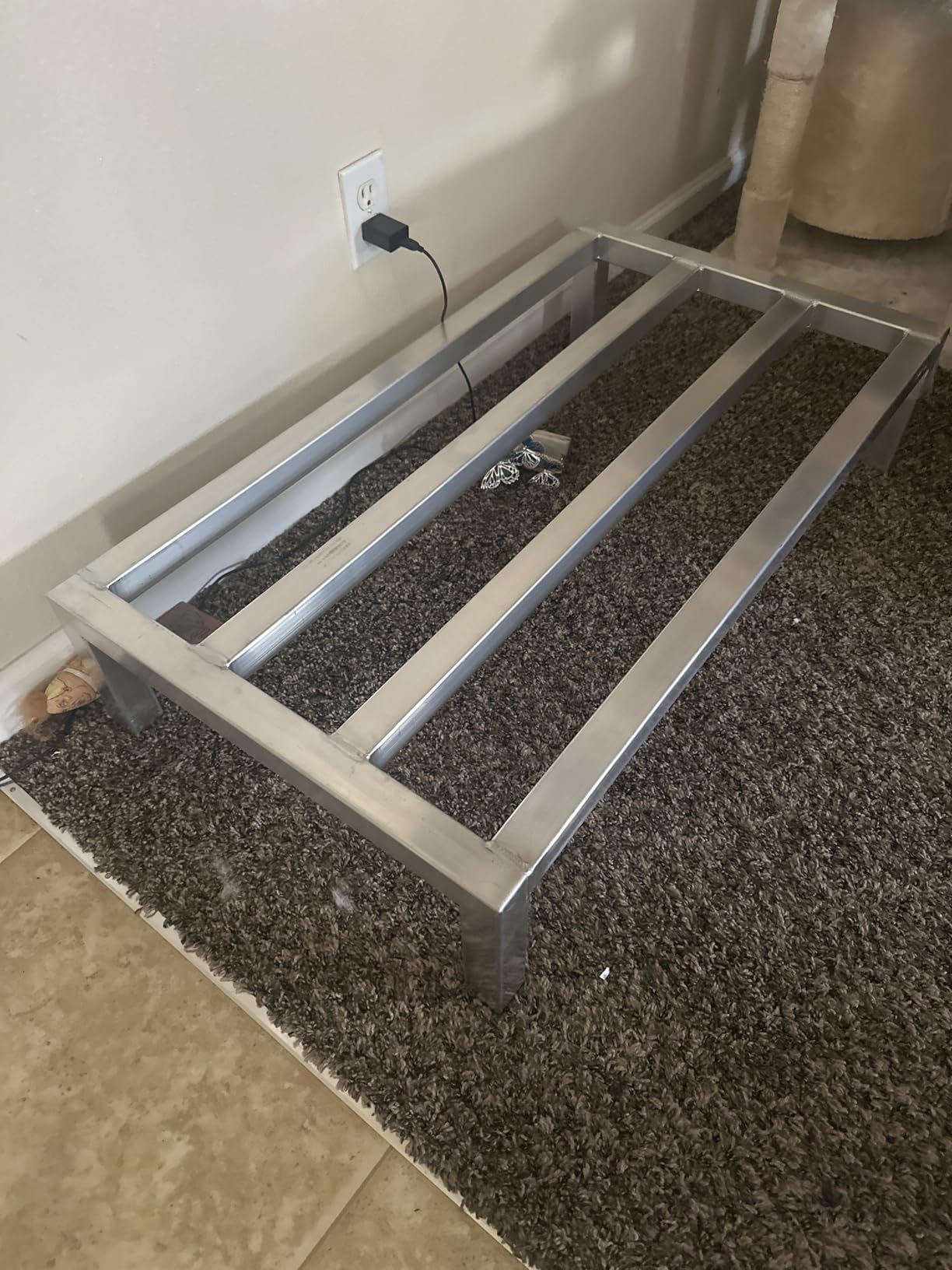 Winco 20-Inch by 36-Inch Dunnage Rack, 8-Inch High, 1800-Pound Capacity, Aluminum, Medium | Heavy-duty, 1800 lbs capacity, Promotes air circulation, Great for Storage, Organization and Prep Stations customer photo 1
