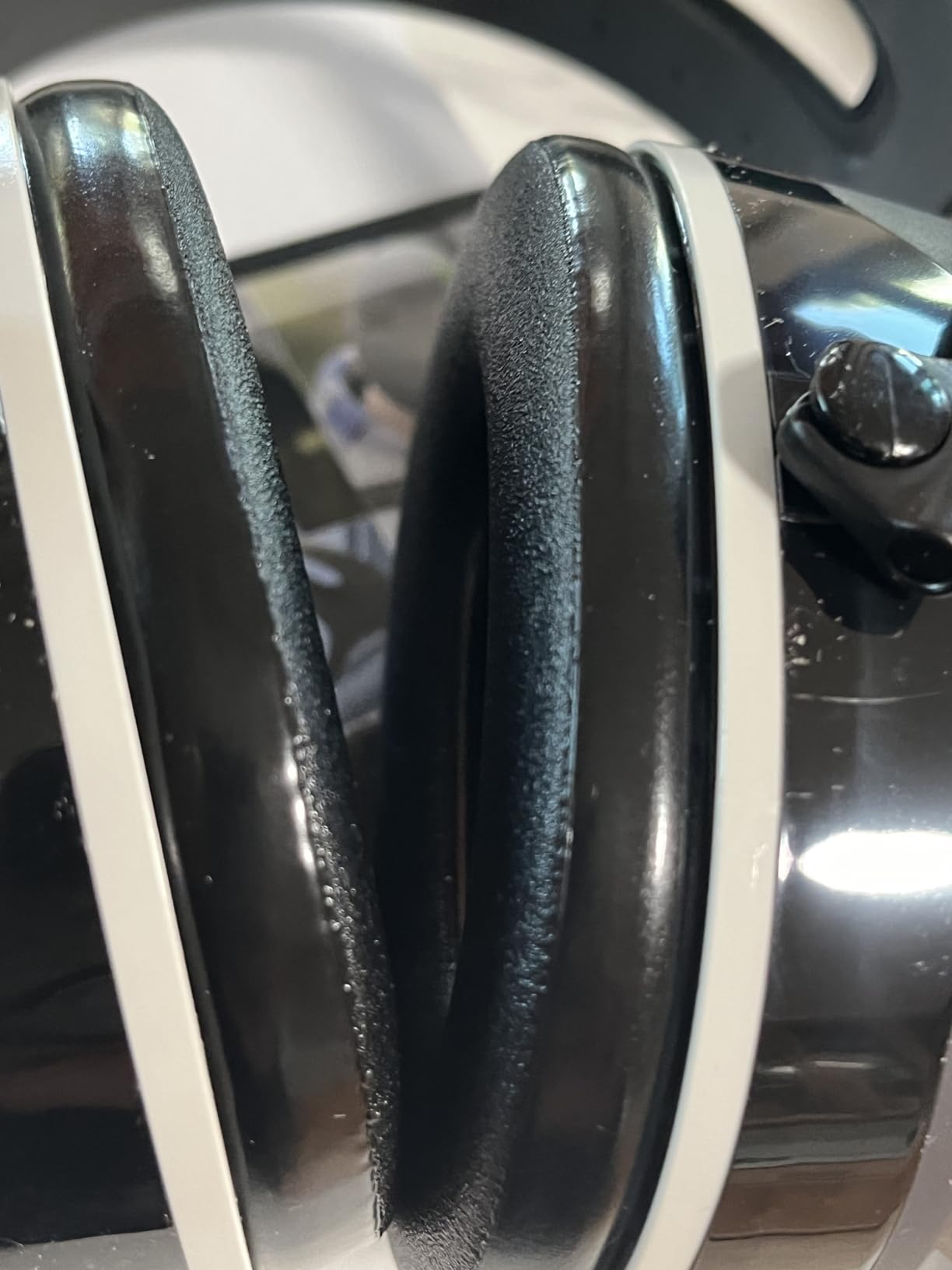 3M PELTOR Ear Muff Hearing Protection, X5 Series, Noise Protection NRR 21 dB, Construction, Manufacturing, Automotive customer photo 2