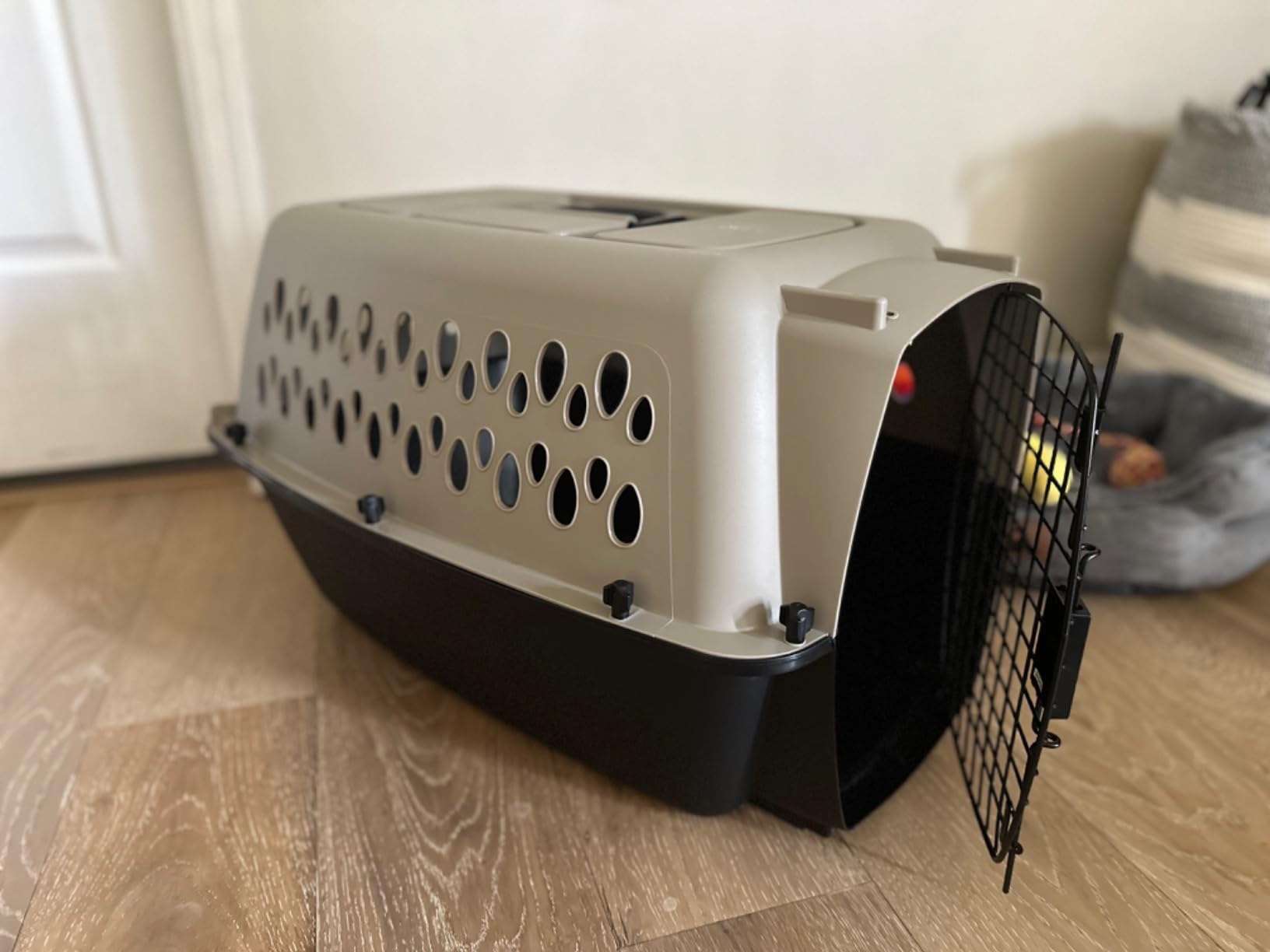 Petmate Vari Dog Kennel, Carrier, 10 to 20lbs, 24in, Taupe and Black | Airline Friendly and Made of Durable Plastic, This Pet Crate Works Great for Home and Travel customer photo 2