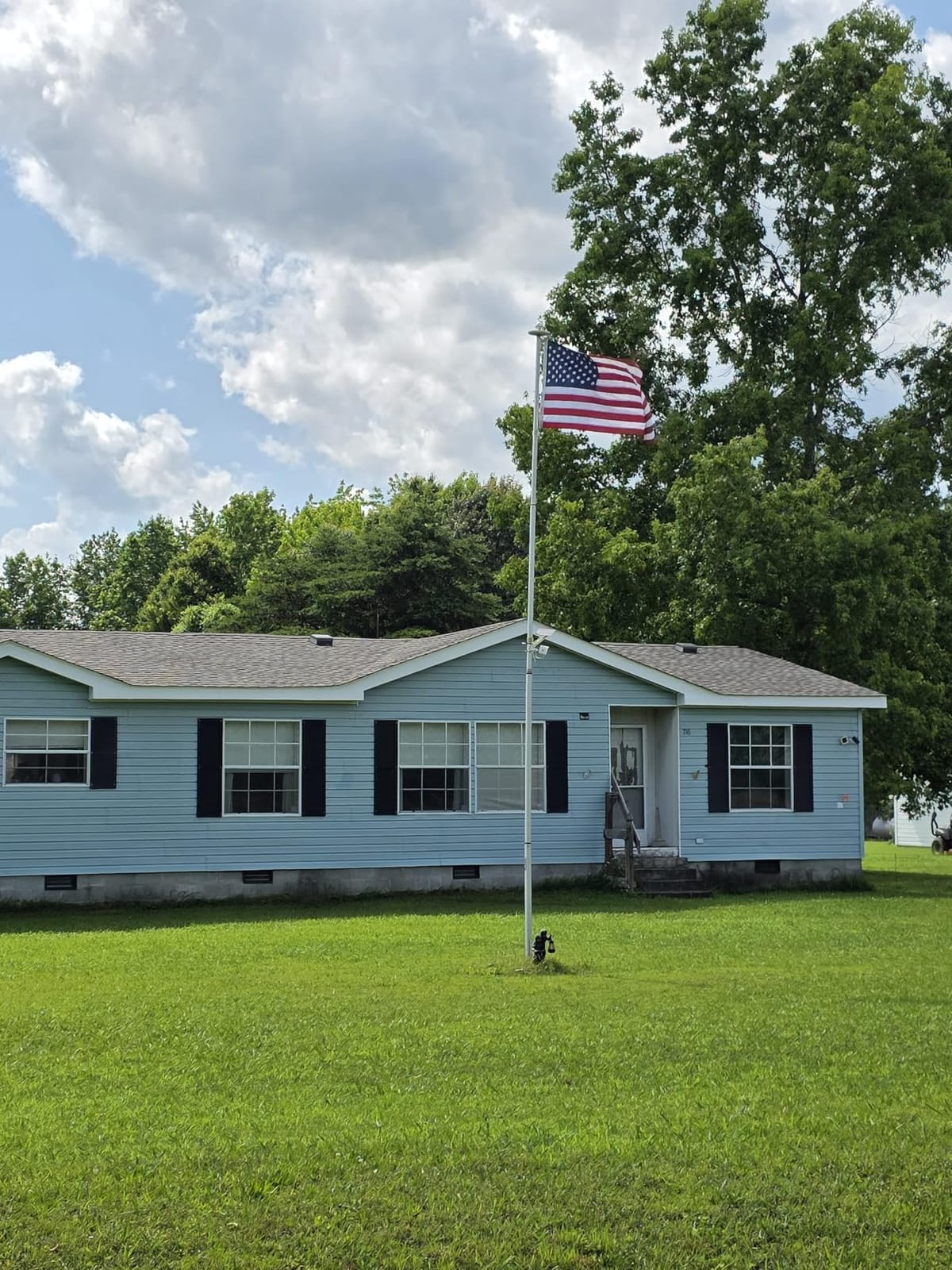 Ezpole Liberty Telescoping Inground Flag Pole Kit For Outdoors-Winds To 130 Mph. Dual Flag Pole Holder For Outside House-Made In USA-Includes Pole Flag Ground Sleeve Hardware (17 Ft.) customer photo 2