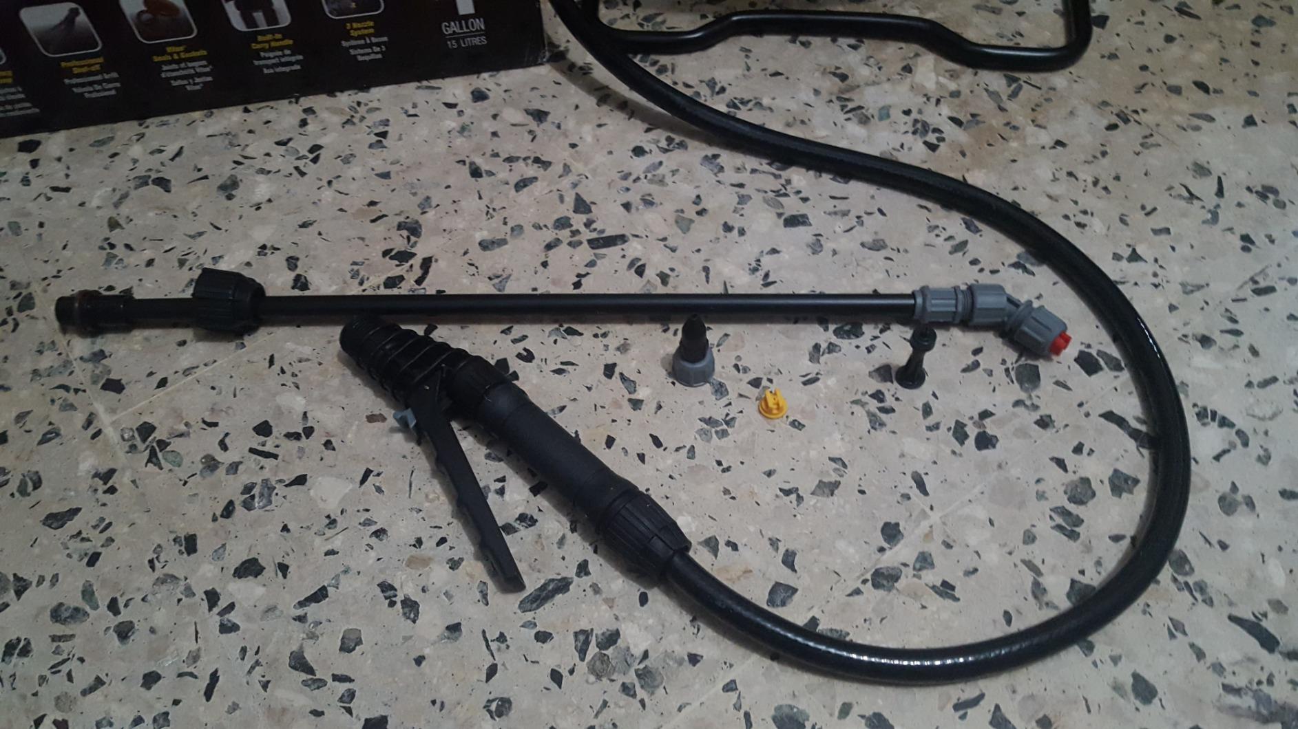 Roundup 190314 Backpack Sprayer for Fertilizers, Herbicides, Weed Killers & Insecticides, 4 Gallon customer photo 1