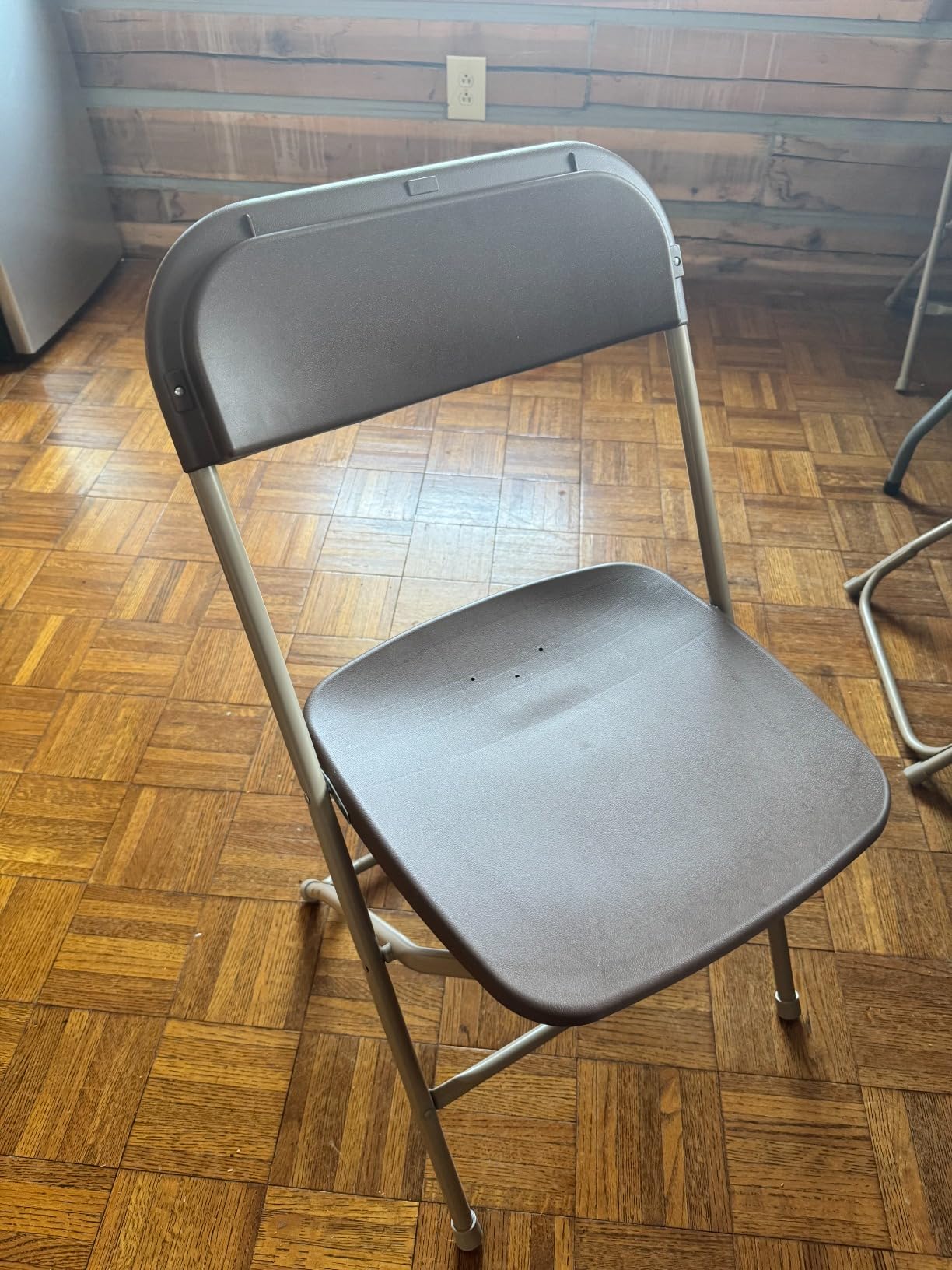 Flash Furniture Hercules Series Plastic Folding Chairs for Parties and Weddings, Stackable Commercial Event Seats with 650-lb. Static Weight Capacity, Set of 4, Black customer photo 1