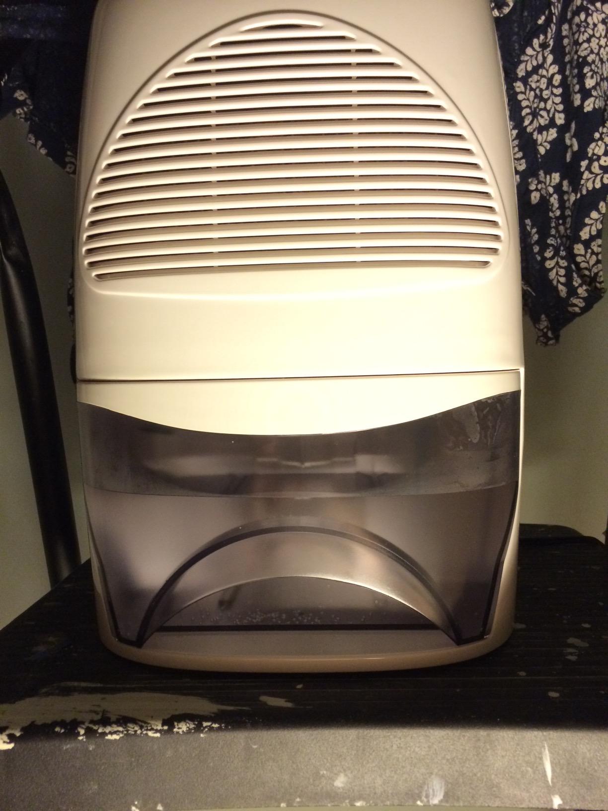 Ivation IVADM35 Powerful Mid-Size Thermo-Electric Dehumidifier - Quietly Gathers Up to 20 Ounces of Water Per Day - for Bath Room, Basement, Attic, Boats, RV - for Spaces Up to 2,200 Cubic Feet customer photo 2