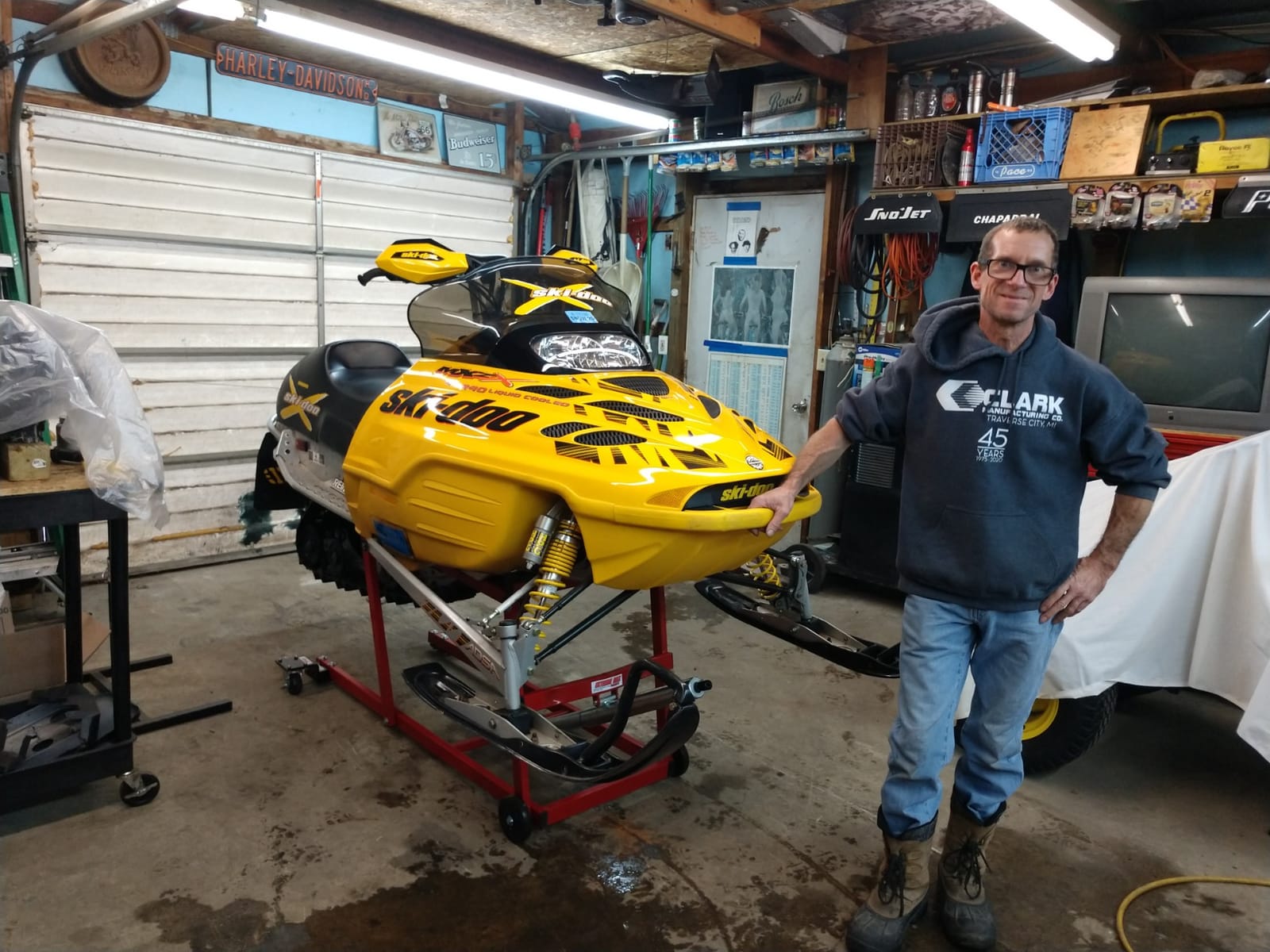 Extreme Max 5800.1045 PRO Snowmobile Lift - 1000 lbs. Capacity customer photo 2