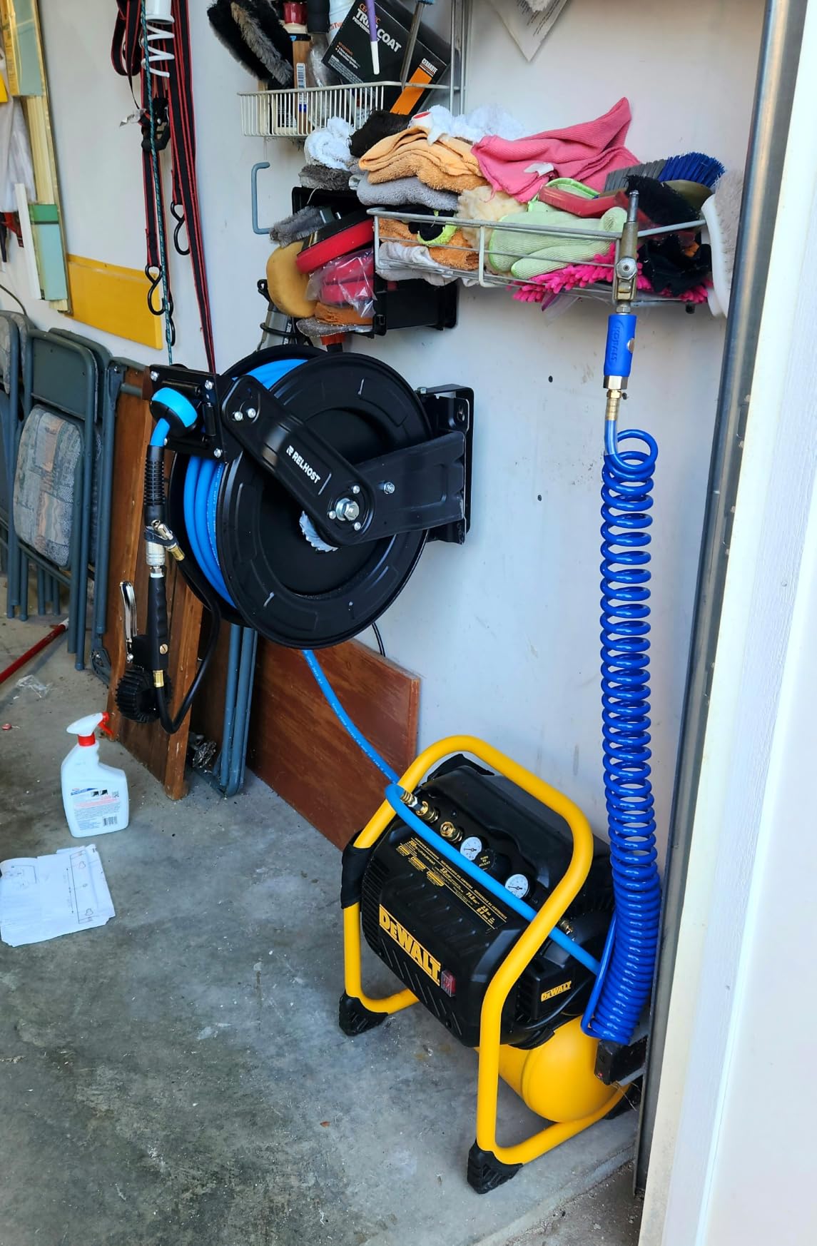 DEWALT Air Compressor for Trim, 200-PSI Max, Quiet Operation (DWFP55130) customer photo 2