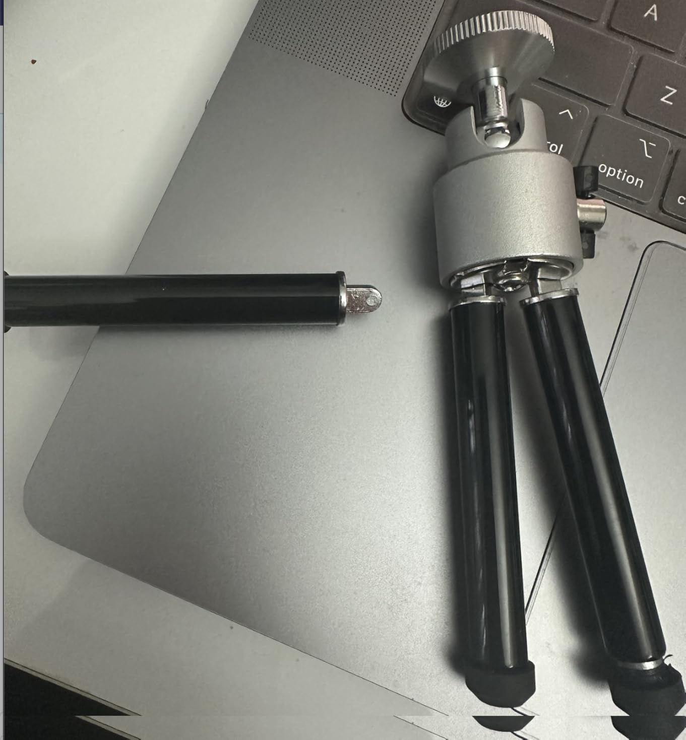 Amazon Basics Lightweight Portable Mini Travel Tripod with 360° Ball Head, Adjustable Height, Desktop, Black customer photo 1