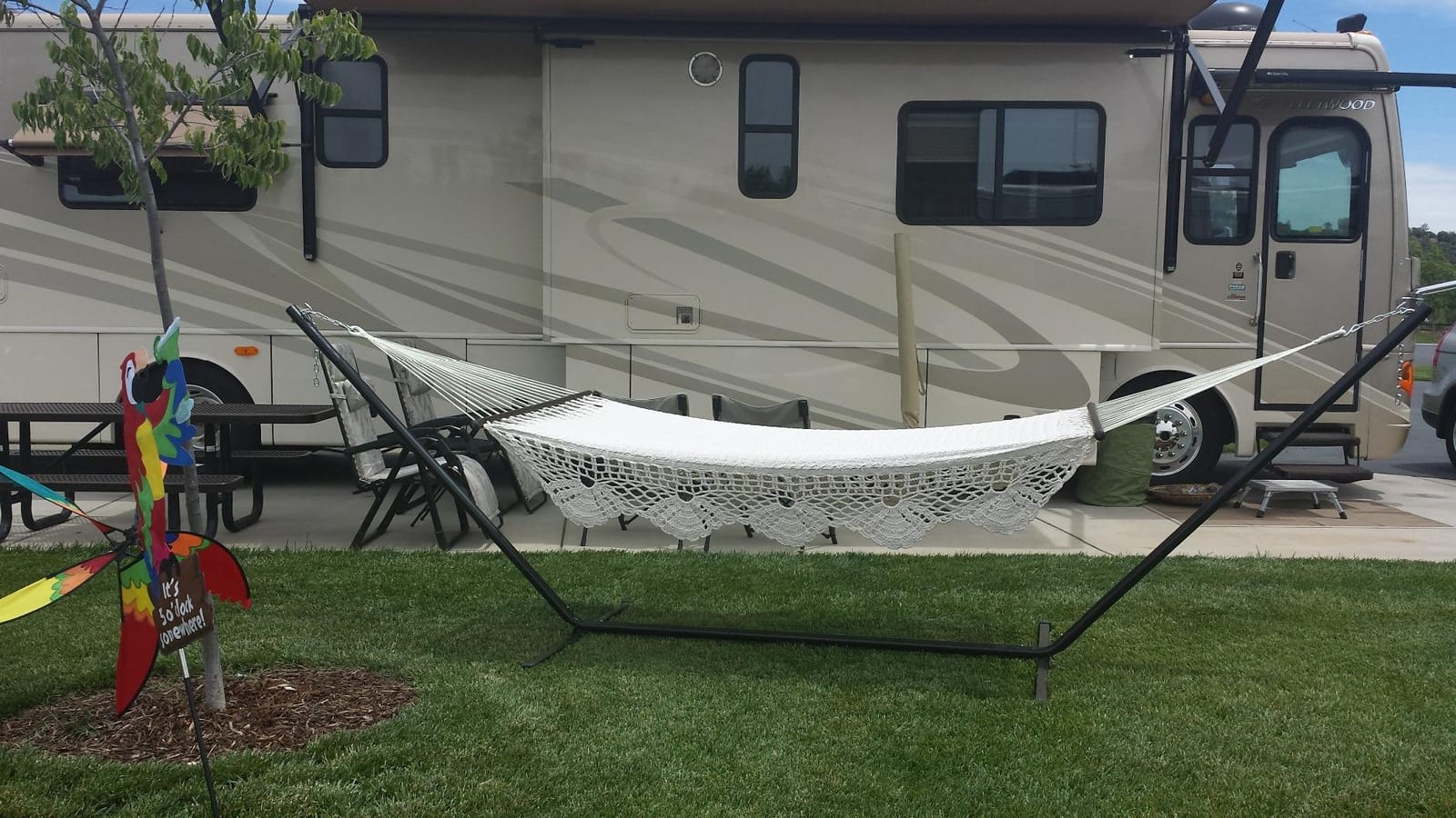 Sunnydaze Heavy-Duty Hammock Stand for Outside, Black, Easy Assembly | 350 lb Capacity, 15', Weather-Resistant, Large Steel Hammock Frame, Tool-Free Setup, Outdoor Metal Double Hammock Stand Only customer photo 1