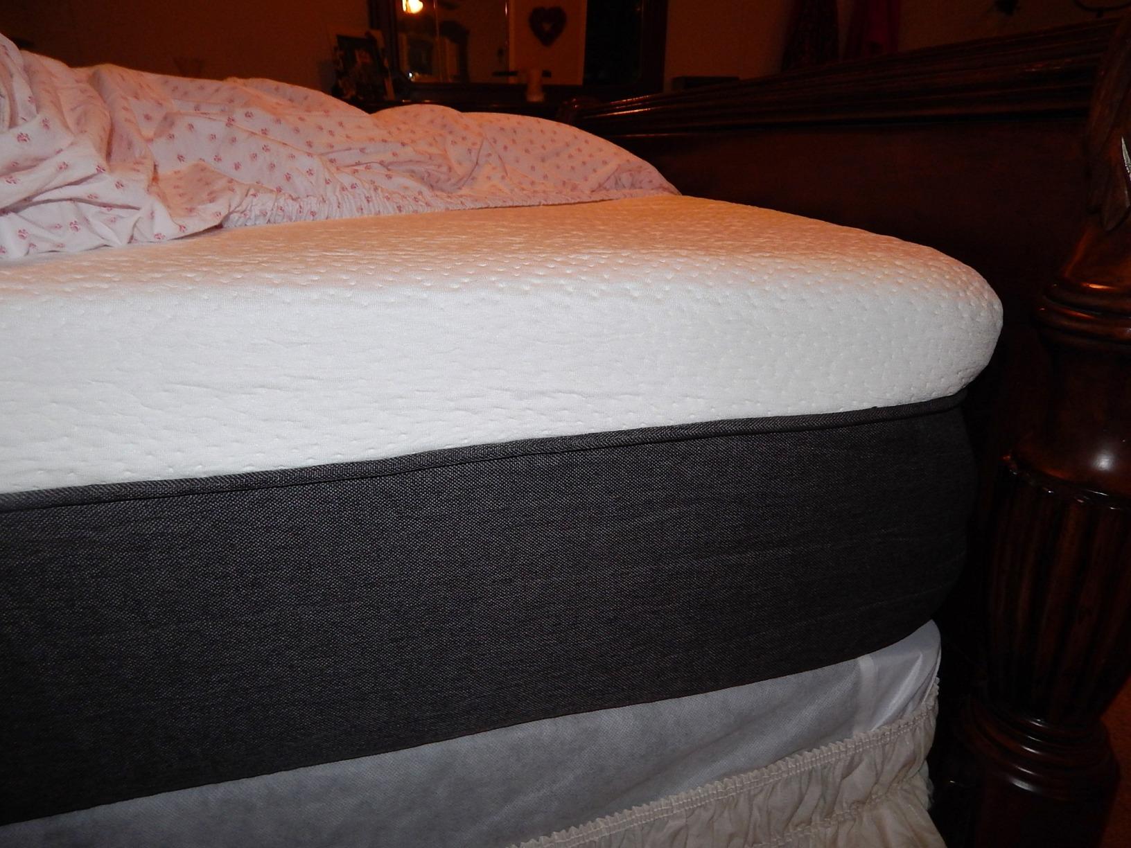 COOL GEL 12 Inch Mattress Twin XL, Cooling Gel Memory Foam Mattress in a Box, Medium Firm Support & Pressure Relief, Fiberglass Free, CertiPUR-US Certified customer photo 2