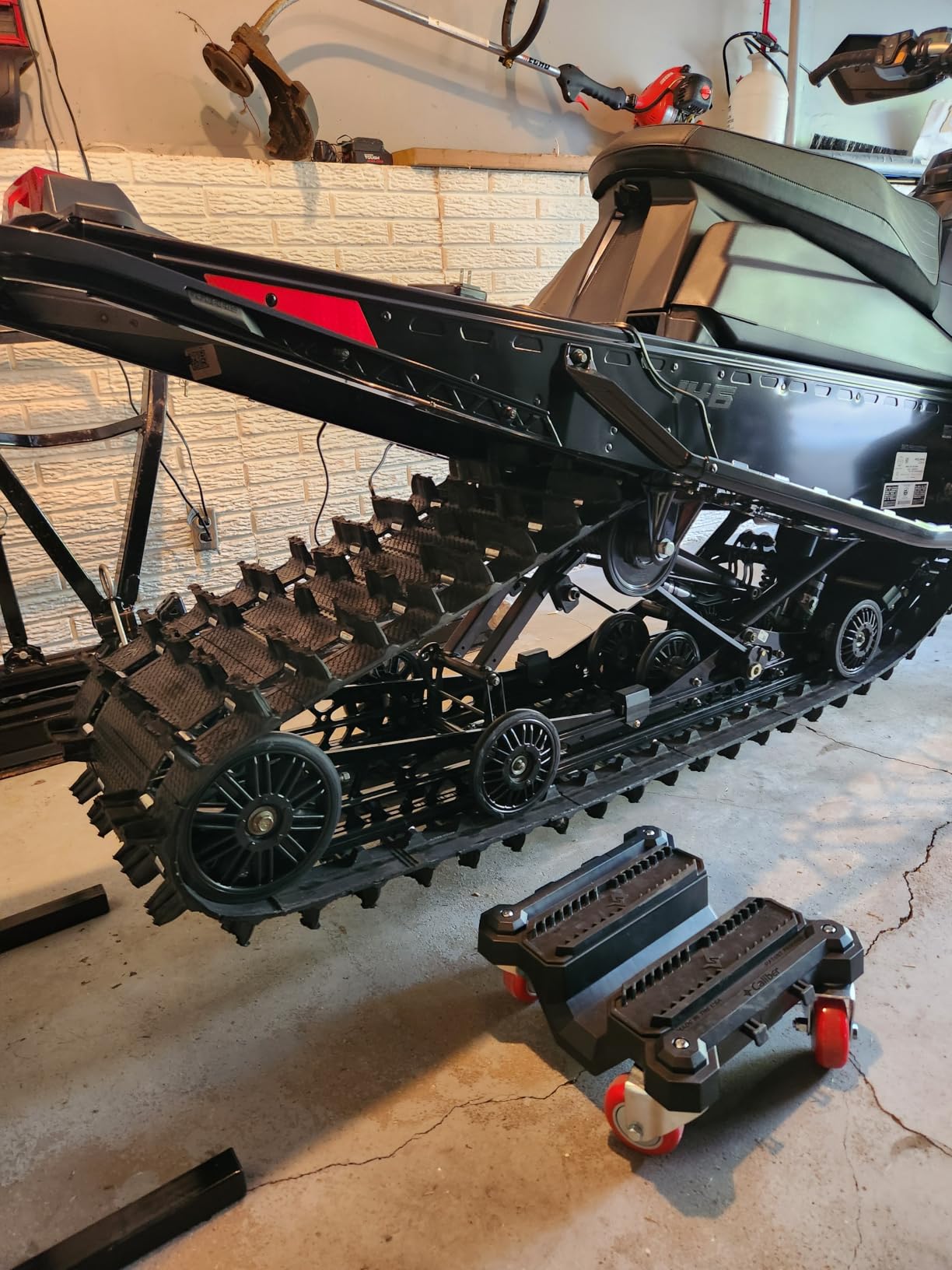 Extreme Max 5001.5037 PRO Series Snowmobile Lever Lift Stand - 33