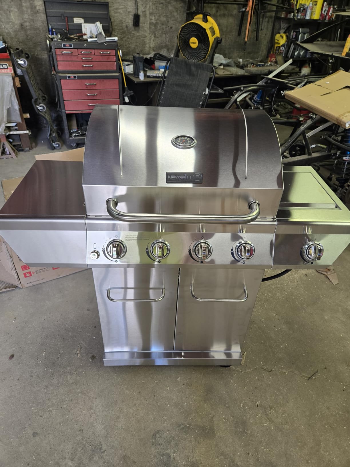 Nexgrill 4-Burner Propane Gas Grill in Stainless Steel with Side Burner, 60000BTUs, 626 sq. in. Cooking Space, Perfect for Outdoor Cooking & Grilling, Patios, BBQ, Backyards, Silver, 720-0830H customer photo 2
