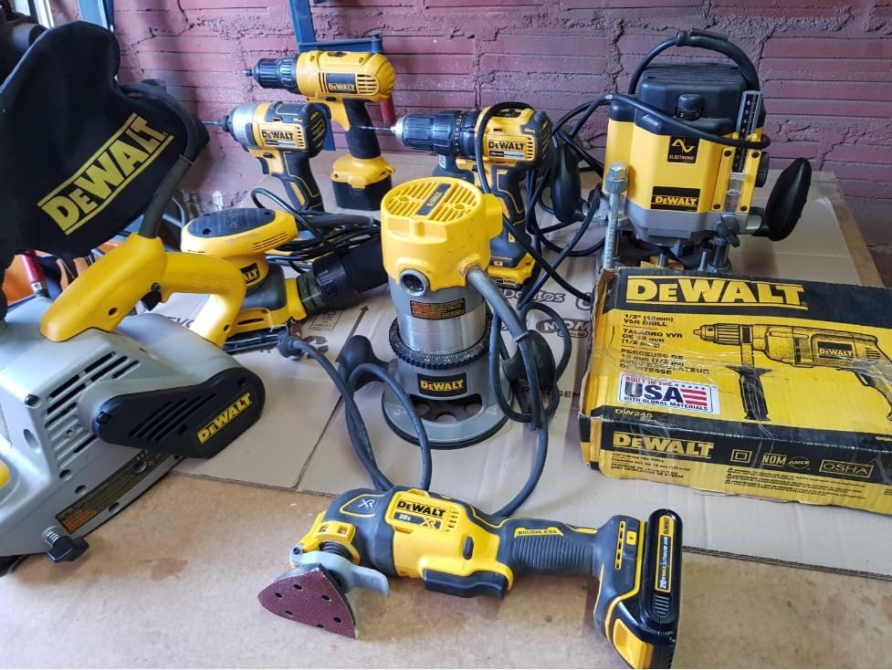 DEWALT 20V MAX XR Oscillating Multi-Tool Kit, Oscillating Tool Accessories, Cordless, 3-Speed, Quick Blade Change, Sand Paper, Blades, Battery and Charger Included (DCS356D1) customer photo 1