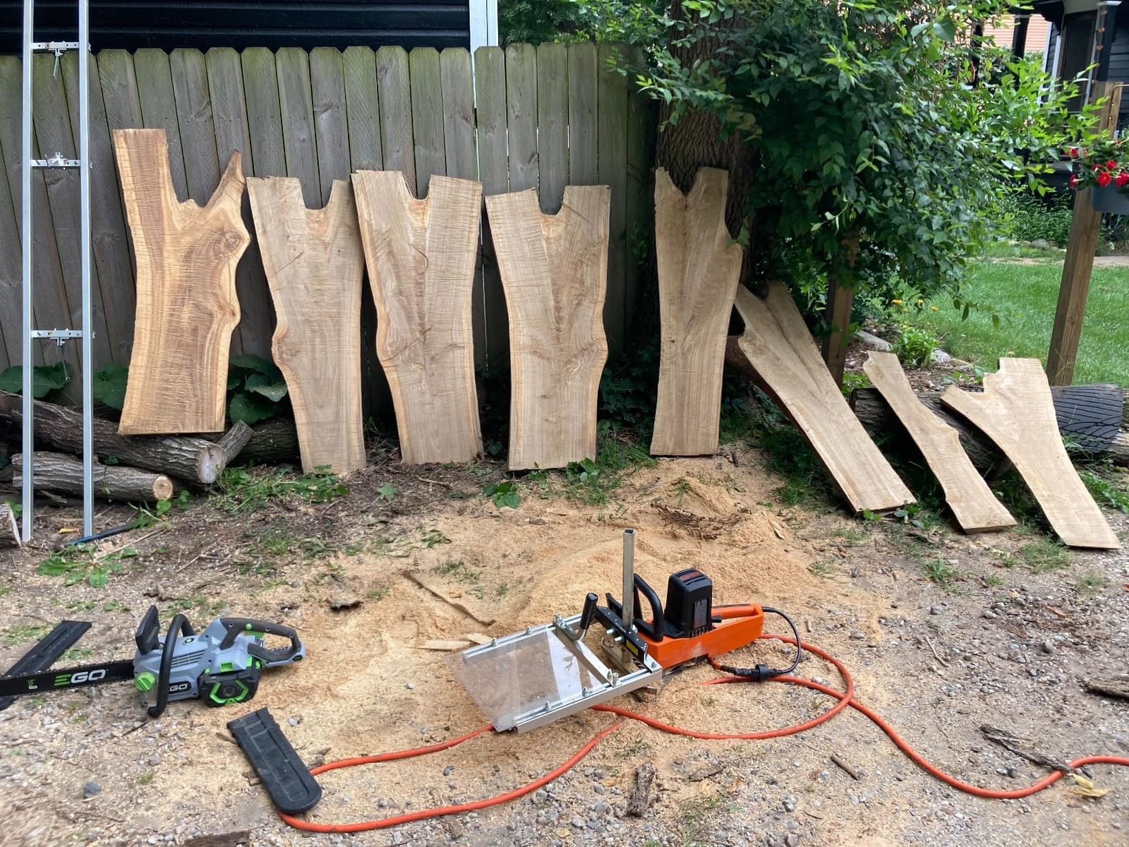 BLACK+DECKER Electric Chainsaw Corded, 18-Inch, 15-Amp Lightweight Chain Saw with Automatic Oiler (CS1518) customer photo 2
