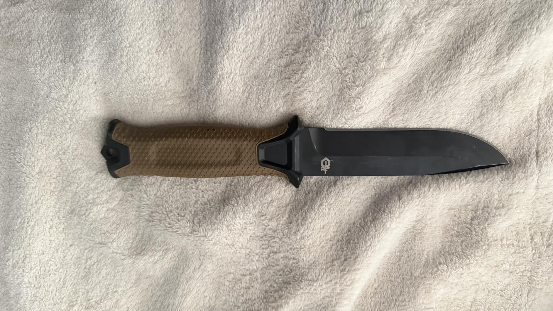 Gerber Gear StrongArm Fixed Blade Knife - Tactical Survival Knife for Camping & Hunting - Made in USA - Plain Edge - Black customer photo 1