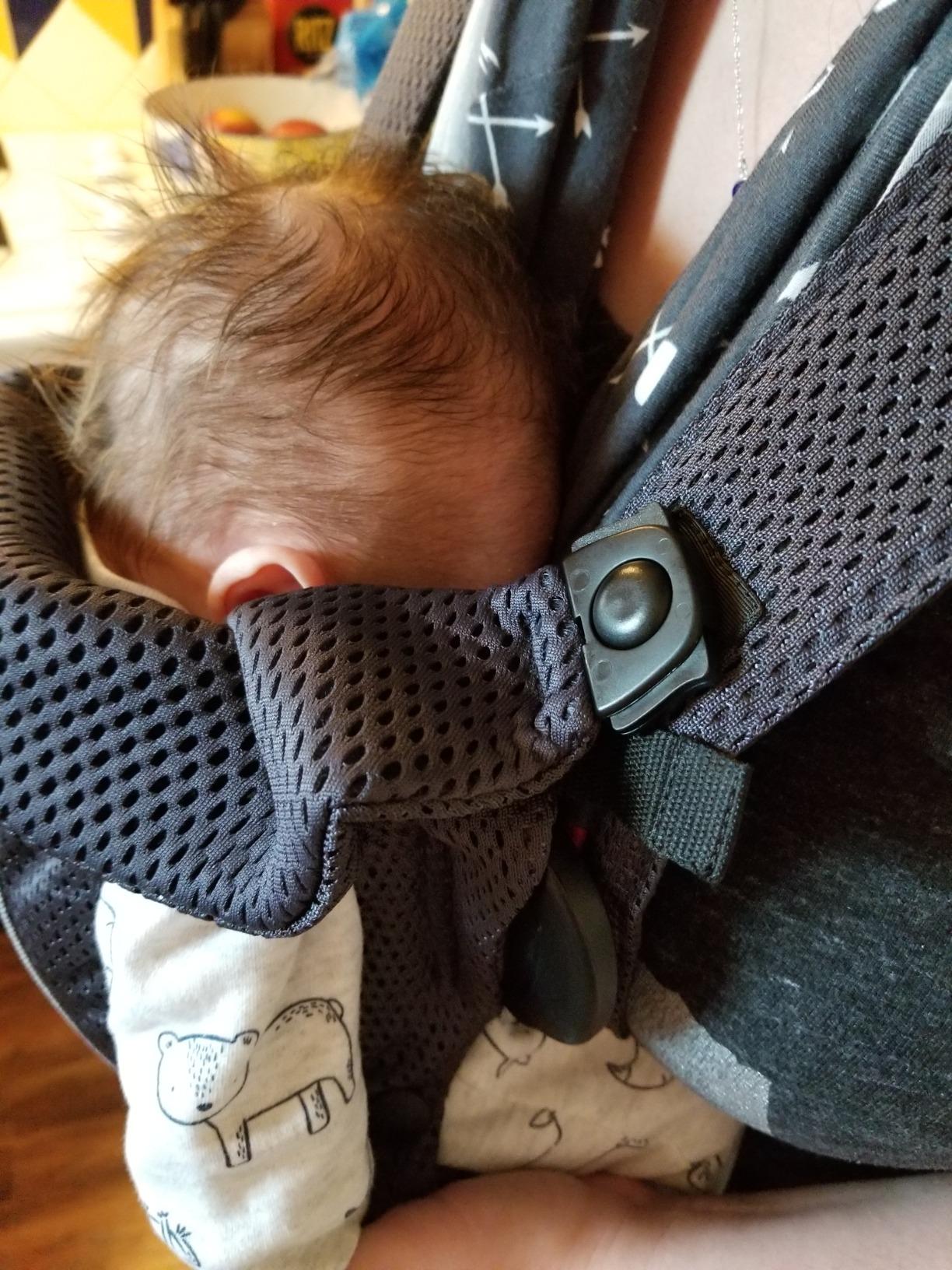 BabyBjörn Baby Carrier Mini, Black, 3D Mesh | Newborn Carrier (7-15 lbs), Ergonomic, Easy-to-Use customer photo 2