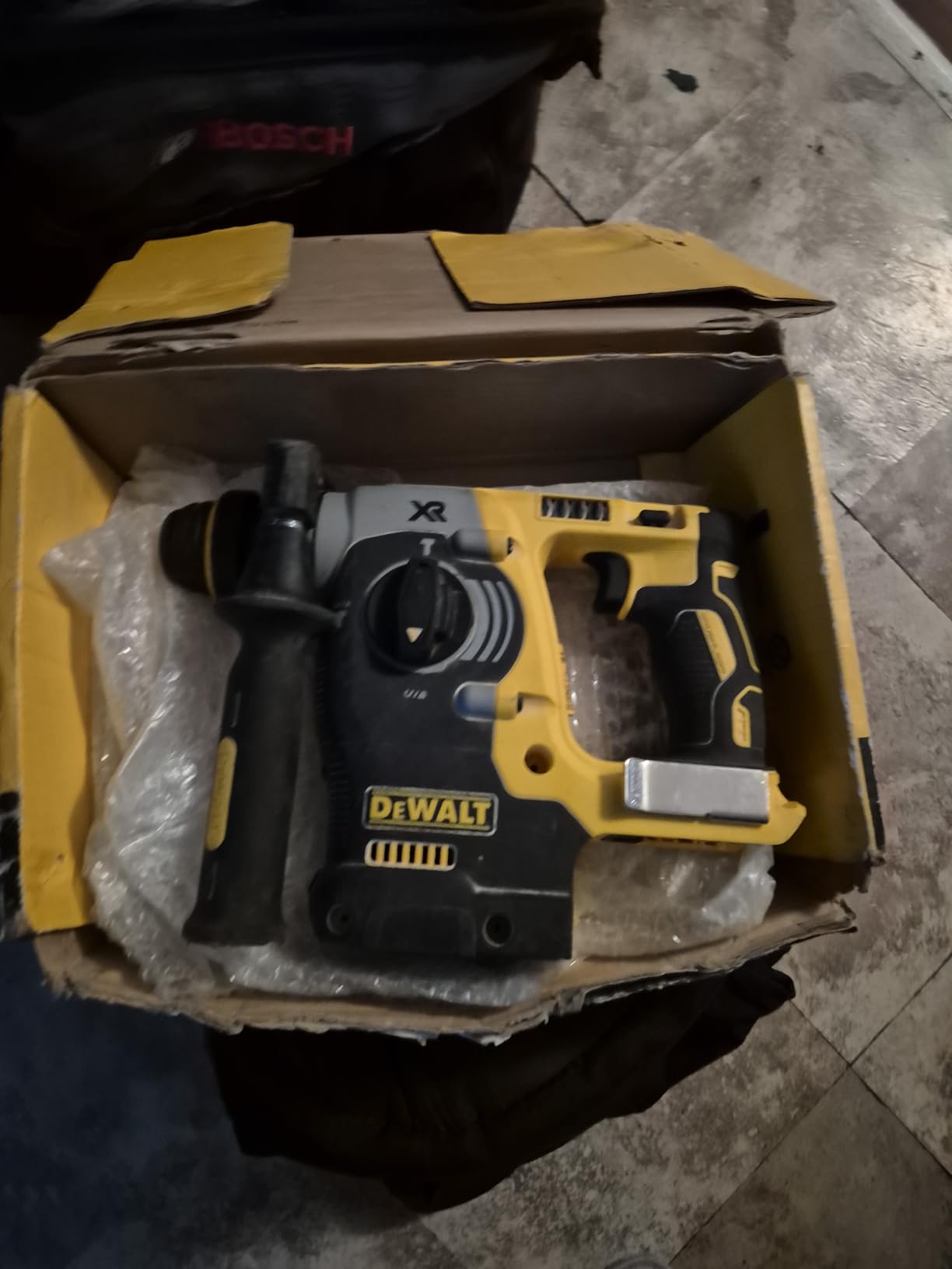 DEWALT 20V MAX SDS Rotary Hammer Drill, Cordless, 3 Application Modes, Bare Tool Only (DCH273B) customer photo 2