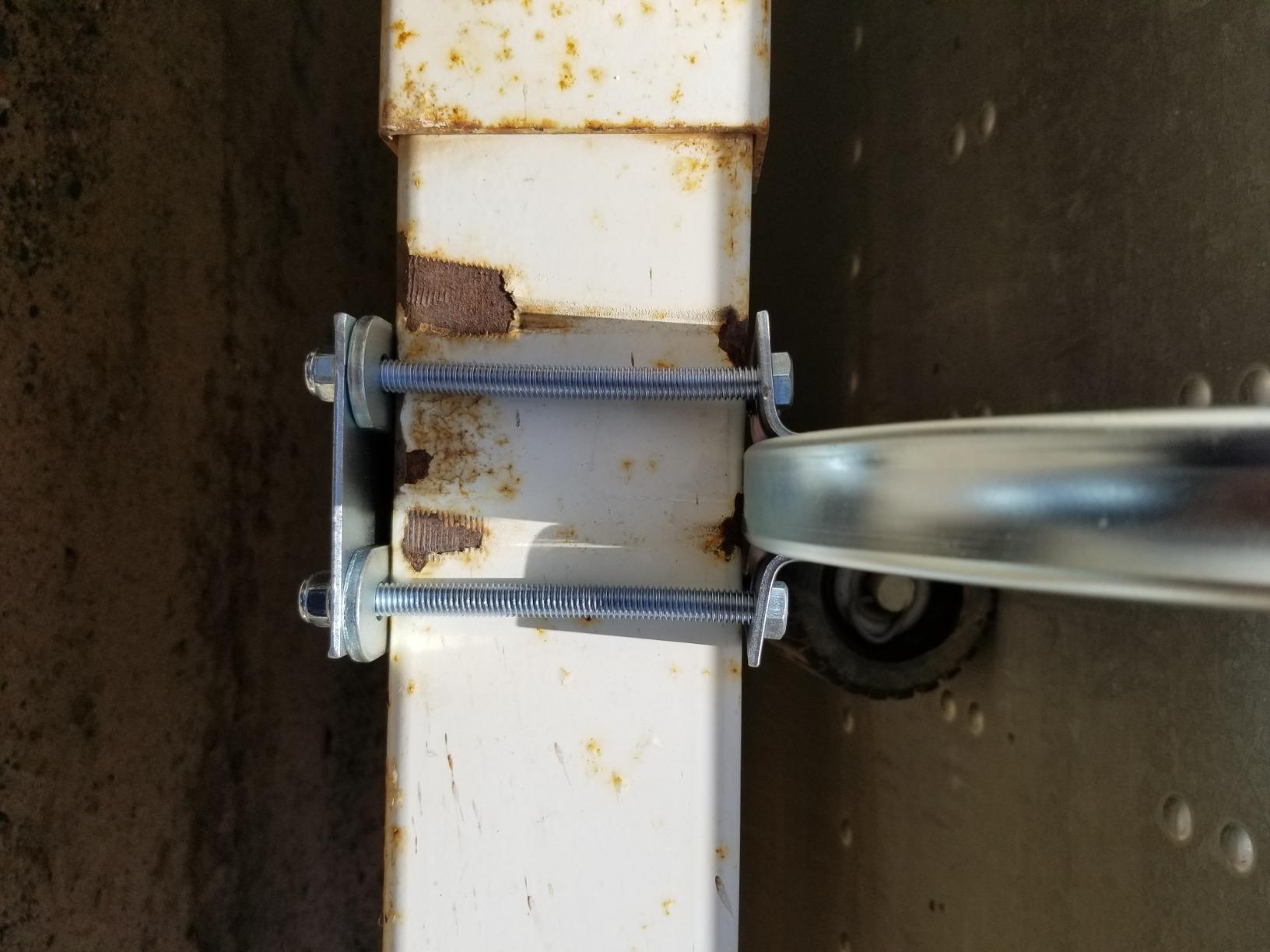 Extreme Max 3005.3822 Heavy-Duty Roller Guide-On System customer photo 2