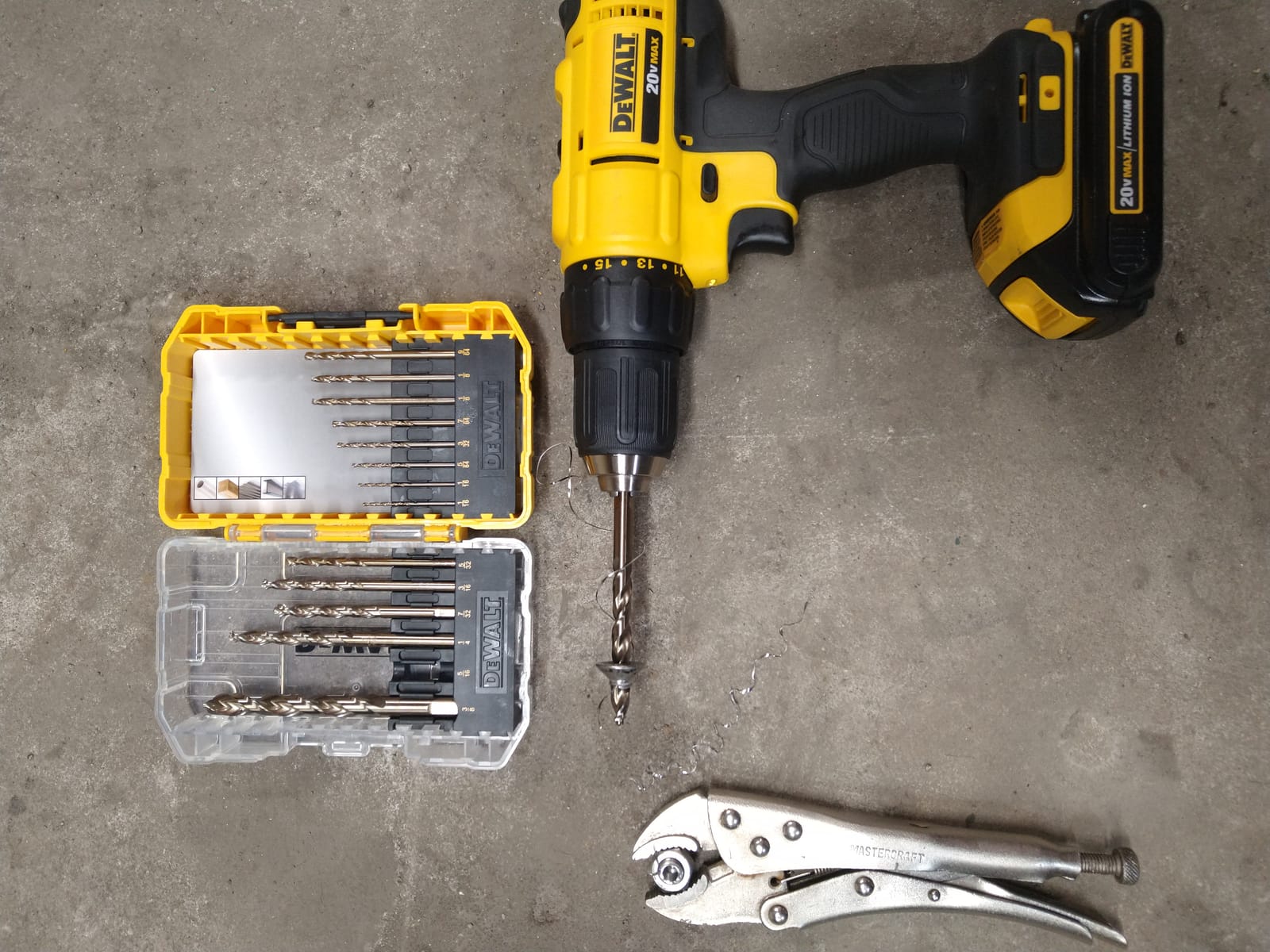 DEWALT Cobalt Alloy Steel Drill Bit Set with Pilot Point, 14-Piece (DWA1240) customer photo 2