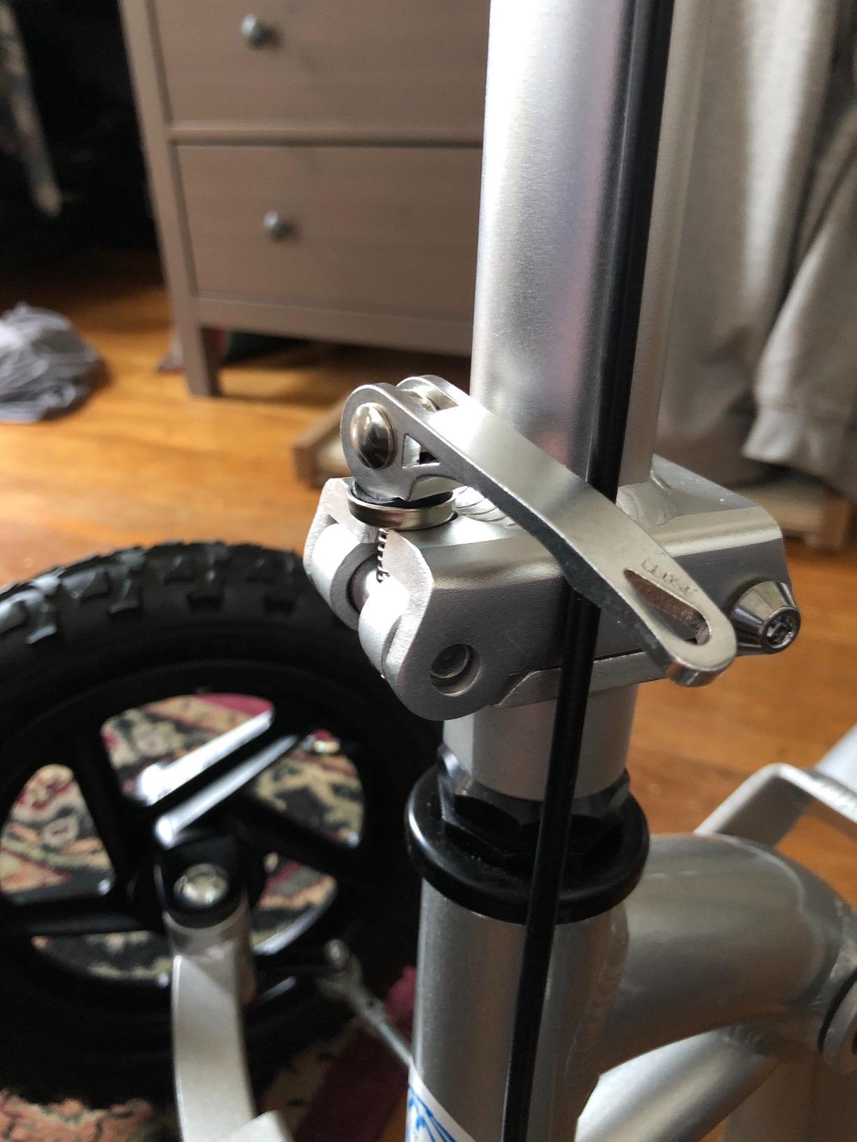 KneeRover PRO All Terrain Knee Scooter with Shock Absorber, Silver | Heavy Duty Knee Walker For Adults, For Foot Surgery & Broken Ankle Foot Injuries - Leg Scooter Best Knee Crutch Alternative customer photo 1