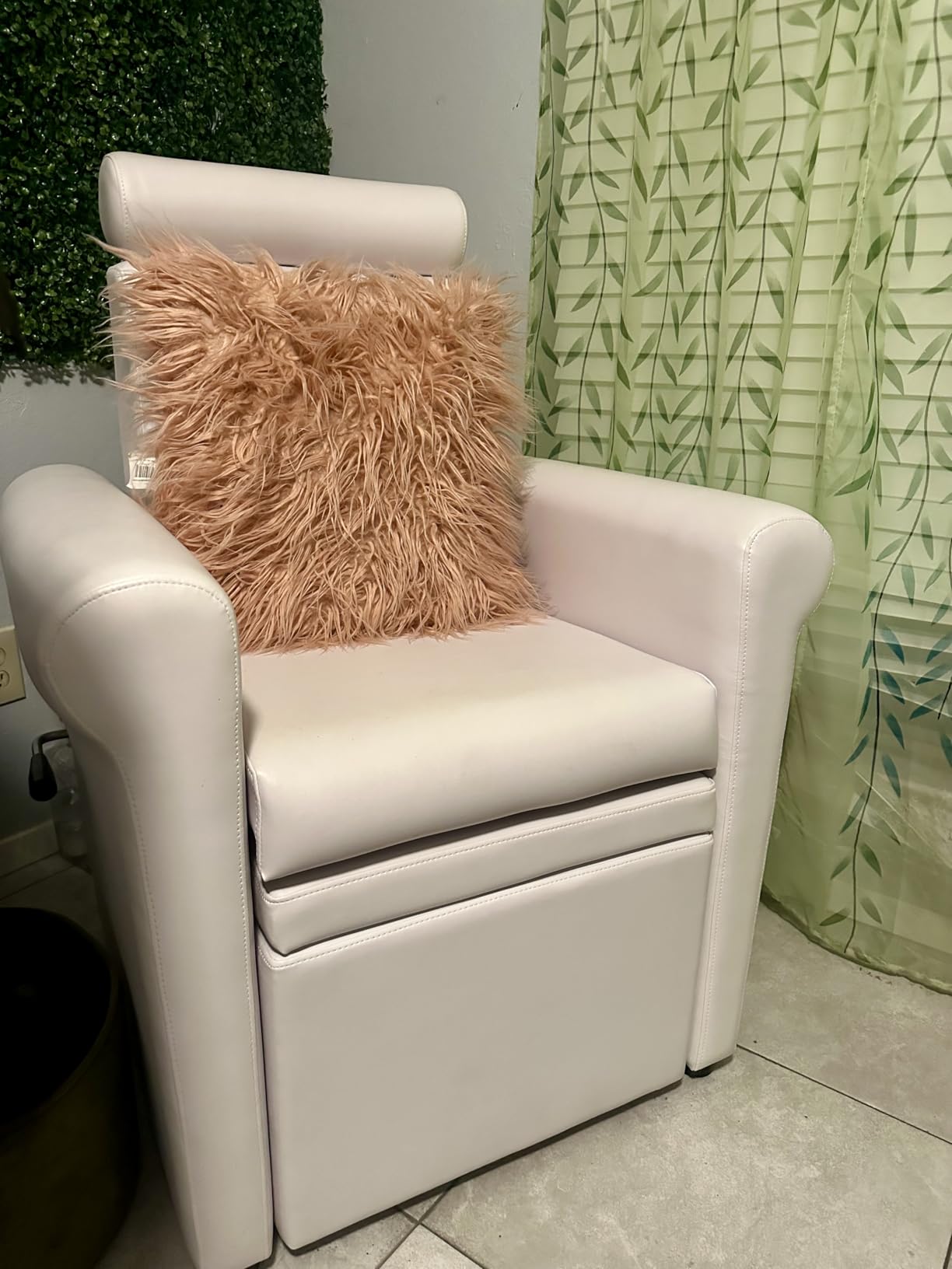 Buy-Rite Salon & Spa Equipment Mona Lisa Plumb Free Pedicure Chair - No Plumbing, Adjustable, Portable, Removable, Black, CHM-2320-5H-BLACK customer photo 1