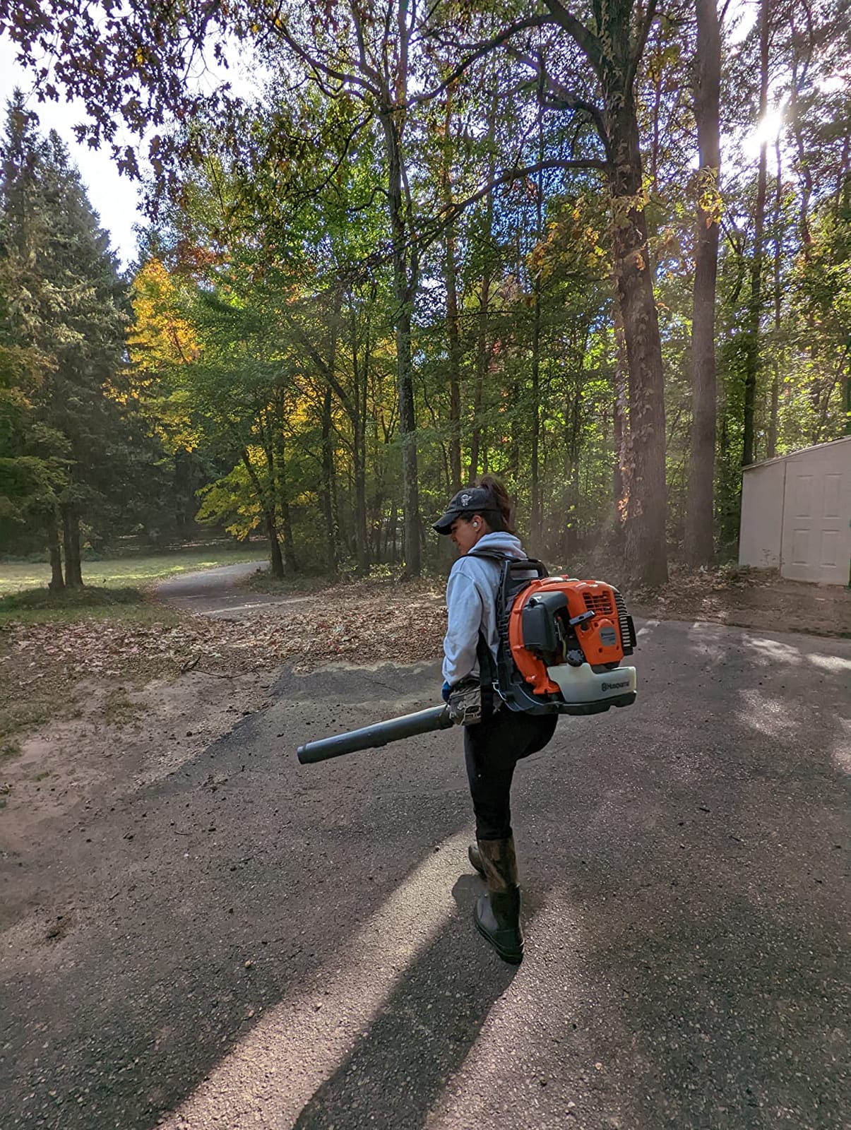 Husqvarna 360BT Gas Leaf Blower, 65.6-cc 3.81-HP 2-Cycle Backpack Leaf Blower with 890-CFM, 232-MPH, 30-N customer photo 2