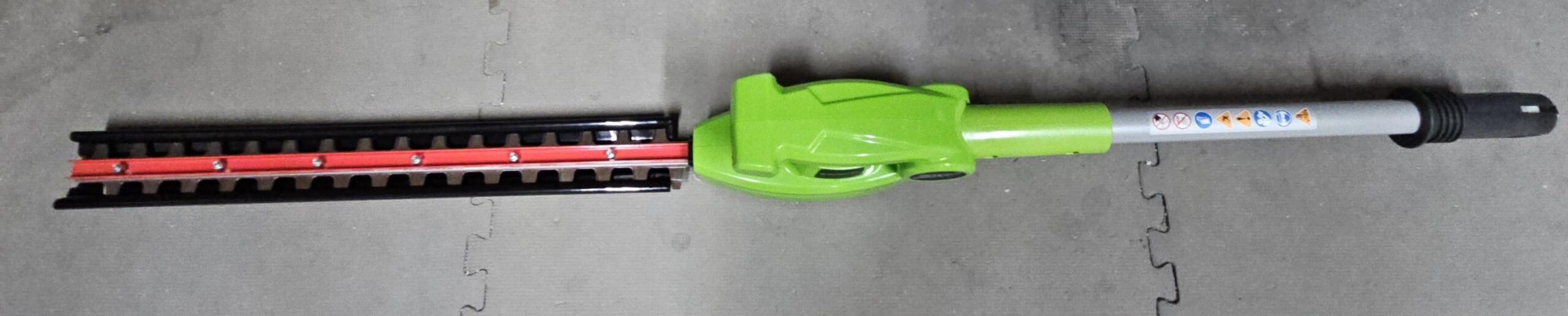 Greenworks 40V 8-inch Cordless Pole Saw with Hedge Trimmer Attachment 2.0Ah Battery and Charger Included customer photo 1