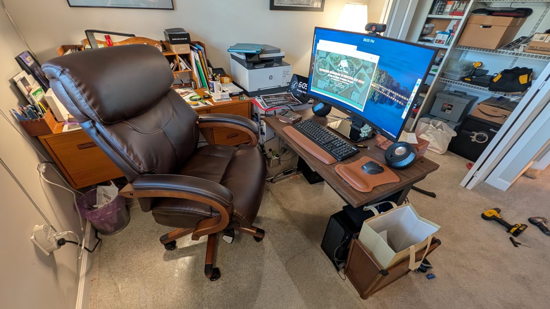 La-Z-Boy Bradley Bonded Leather Executive Chair (Roasted Chestnut) customer photo 1