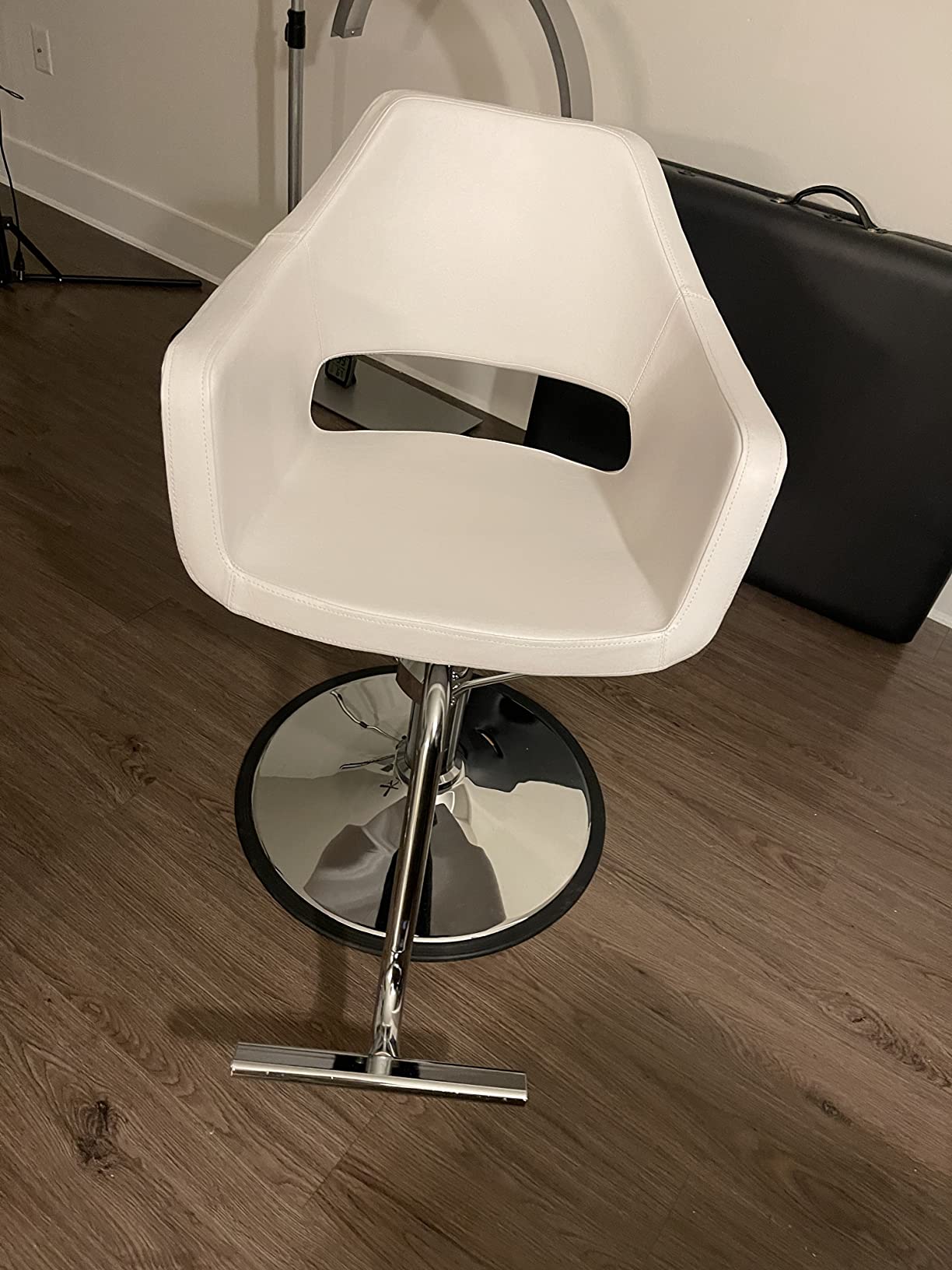 Berkeley Salon Styling Chair Richardson BLK for Beauty Salon Furniture customer photo 1