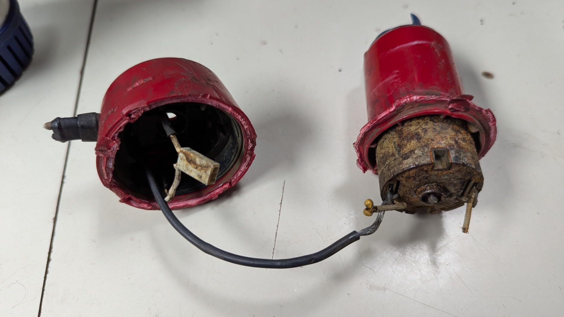 Rule 20DA Standard Bilge Pump Non-Auto, Submersible, 800 GPH, 12V customer photo 2
