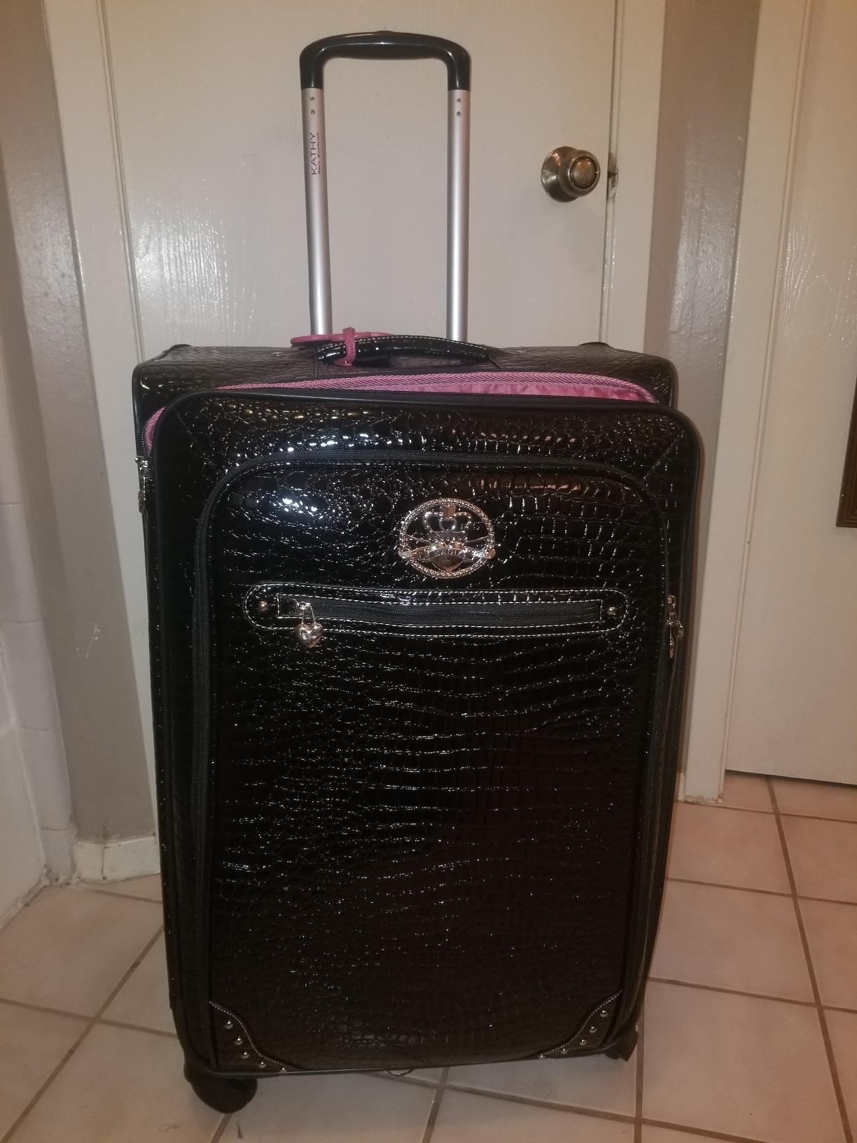 Kathy Van Zeeland Croco PVC Designer Luggage - 4 Piece Softside Expandable Lightweight Spinner Suitcases - Travel Set includes a Dowel and Shopper Bags, 20-Inch Carry On & 28-Inch Suitcase (Burgundy) customer photo 1