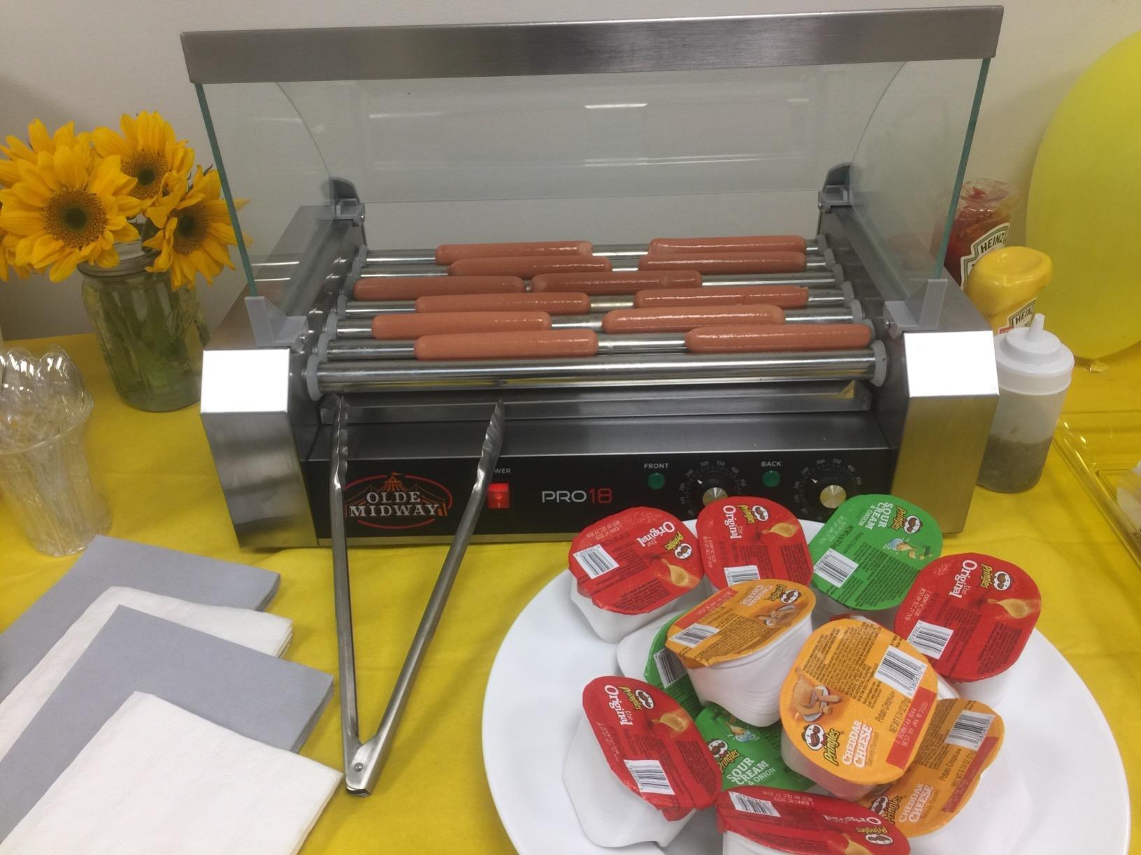 Olde Midway Electric 30 Hot Dog 11 Roller Grill Cooker Machine with Cover 1400-Watt - Commercial Grade customer photo 1