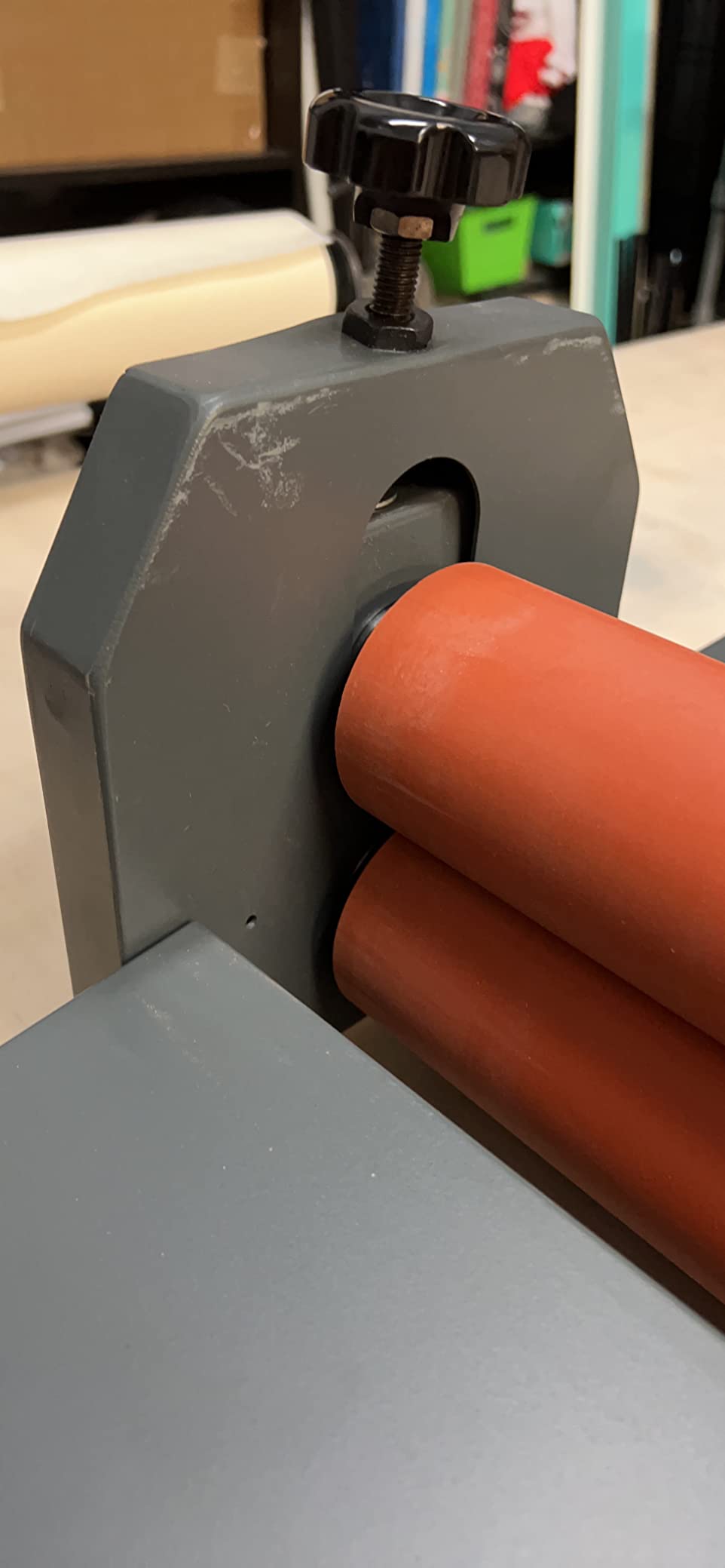 VEVOR 39 Inch Cold Laminator Machine 10mm Manual Vinyl Photo Film Cold laminator Hand Crank Pressure Cold Roll laminator (39Inch) customer photo 1