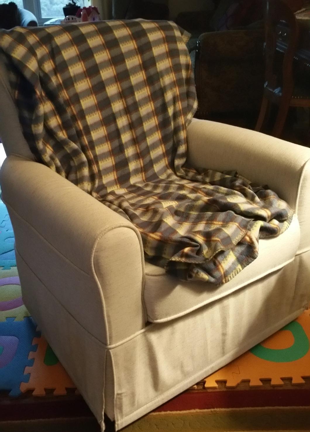 Delta Children Upholstered Glider Swivel Rocker Chair, Charcoal customer photo 2