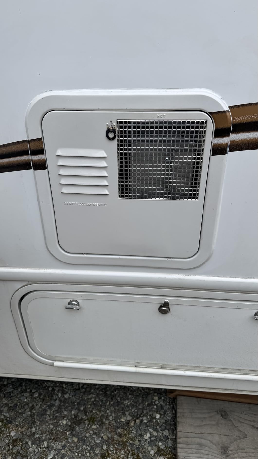 Suburban Advantage RV Tank Water Heater SW10DE - 10 gallon Porcelain Lined Steel Tank with Direct Spark Ignition (DSI) and Incoloy Electric Element (5243A) customer photo 1