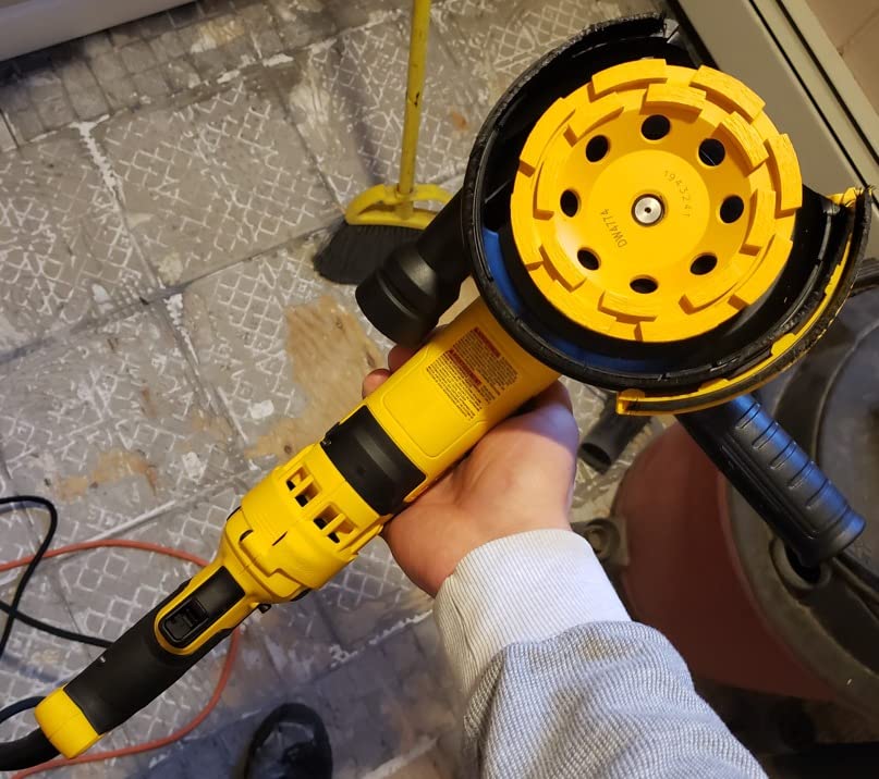 DEWALT Angle Grinder Tool, 4-1/2-Inch to 5-Inch, Trigger Switch (DWE43116) customer photo 1