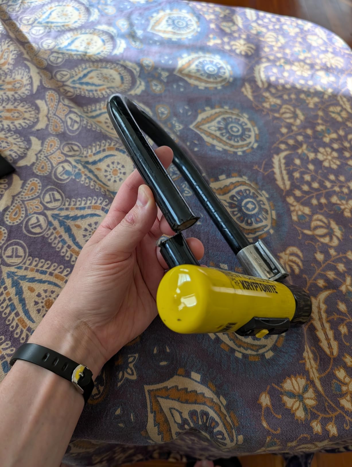 Kryptonite New York Standard Heavy Duty U-Lock, 16mm Anti-Theft Bike Lock | Heavy duty bicycle lock for e-bikes and scooters. Pick-resistant disc cylinder with 3 keys and FlexFrame-U mount. customer photo 1