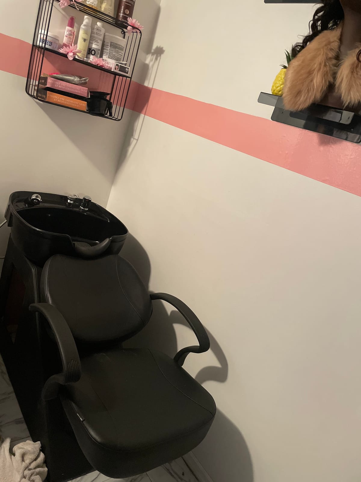 Ainfox Shampoo Barber Backwash Chair, ABS Plastic Shampoo Bowl Sink Chair for Spa Beauty Salon (Black) customer photo 2